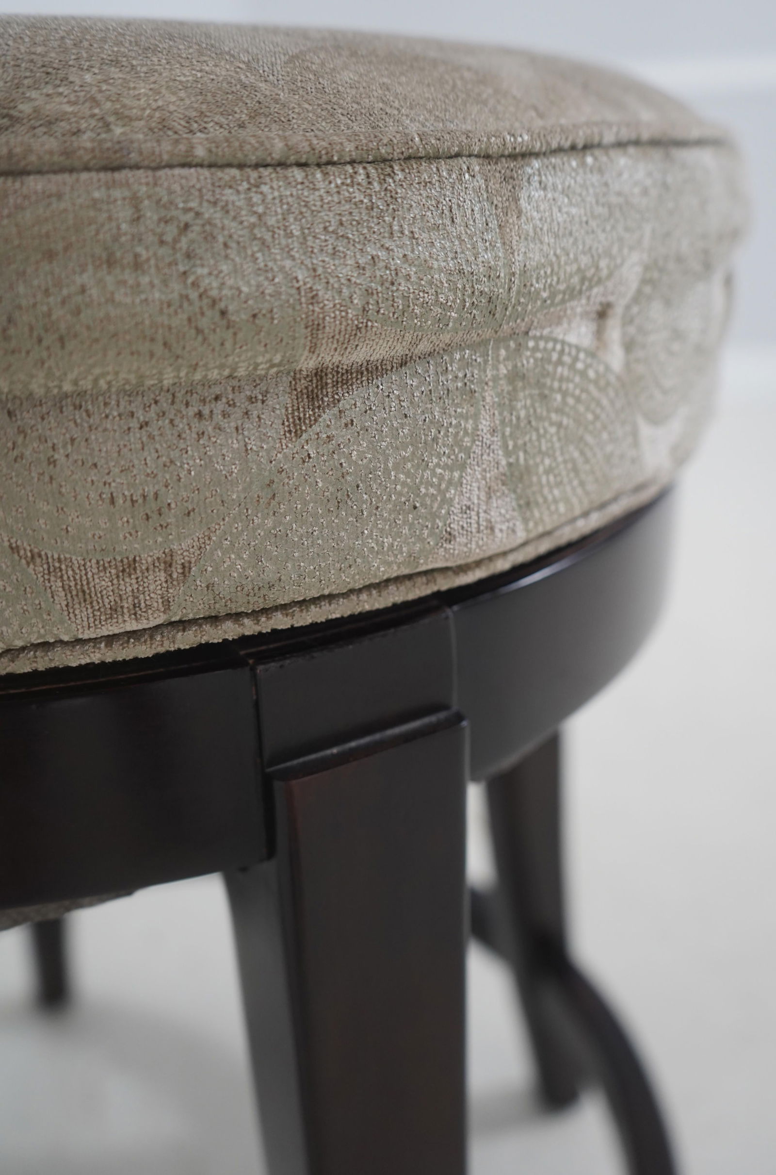 Set of 4 Guy Chaddock Modern Design Queensdale Barstool Chairs - 17