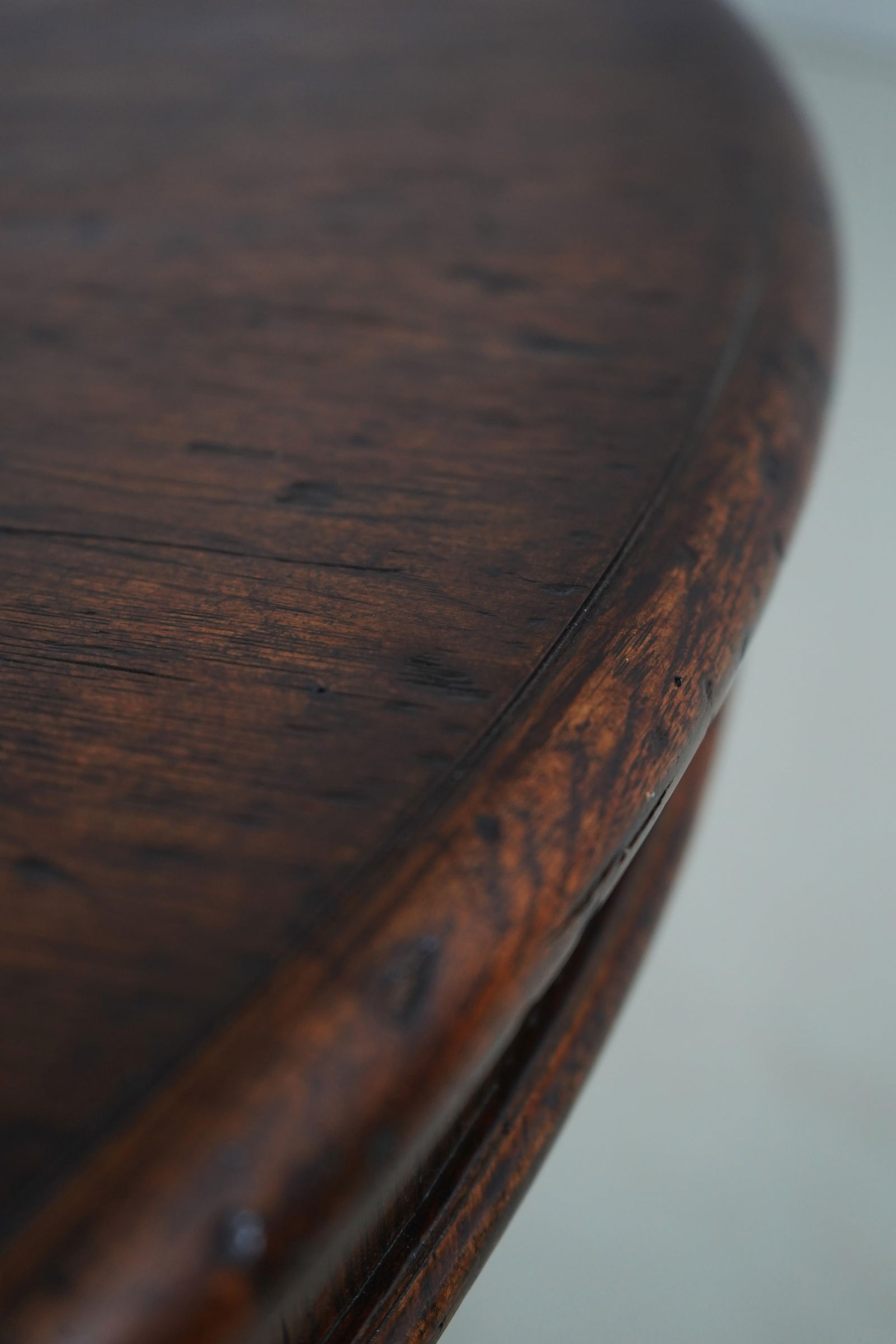 Theodore Alexander Althorp Collection Round Oak Dining Table - 11