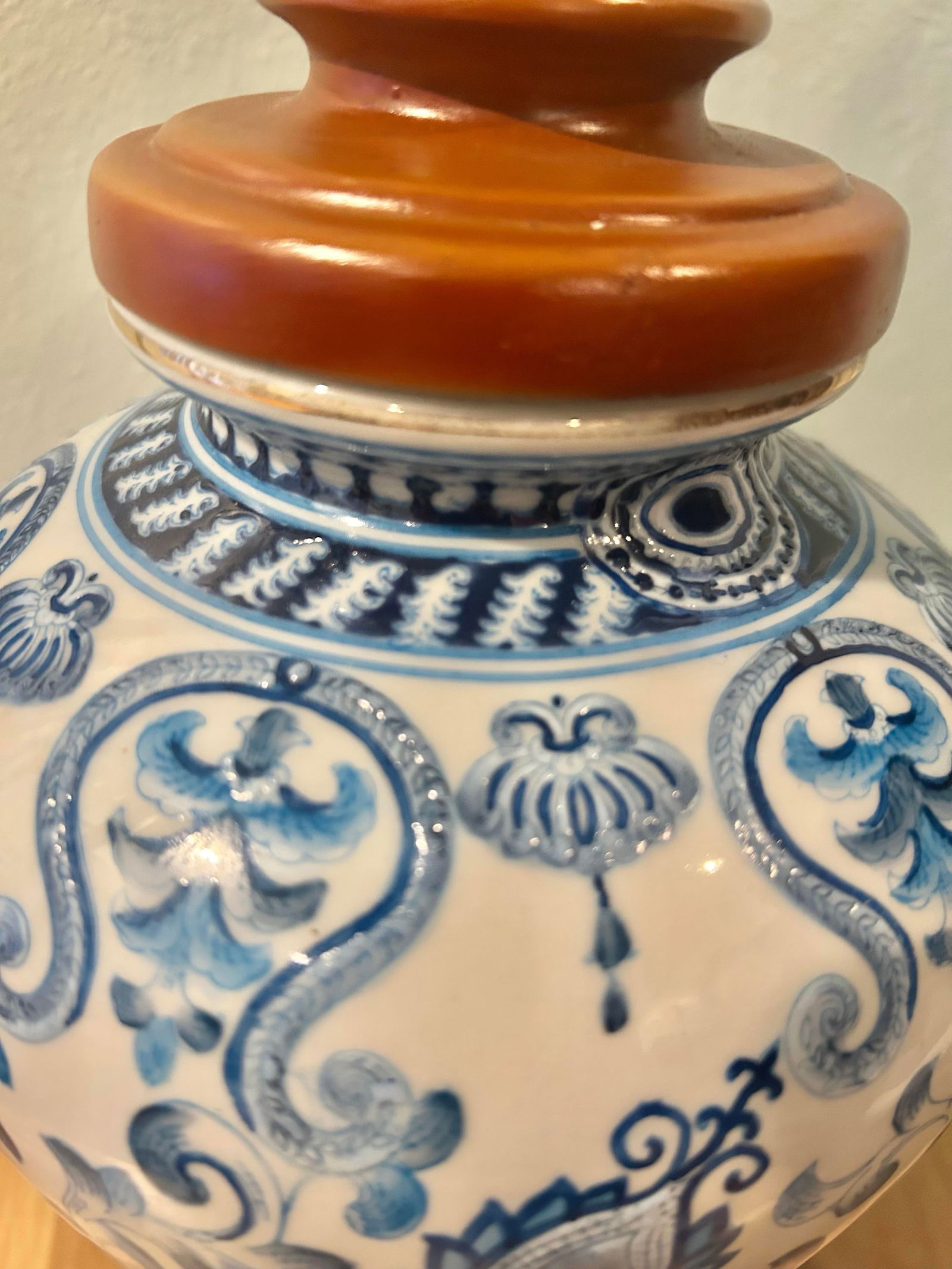 Late 20th Century Custom Made Blue and White Chinoiserie Lamp on Carved Ming Style Base - 12