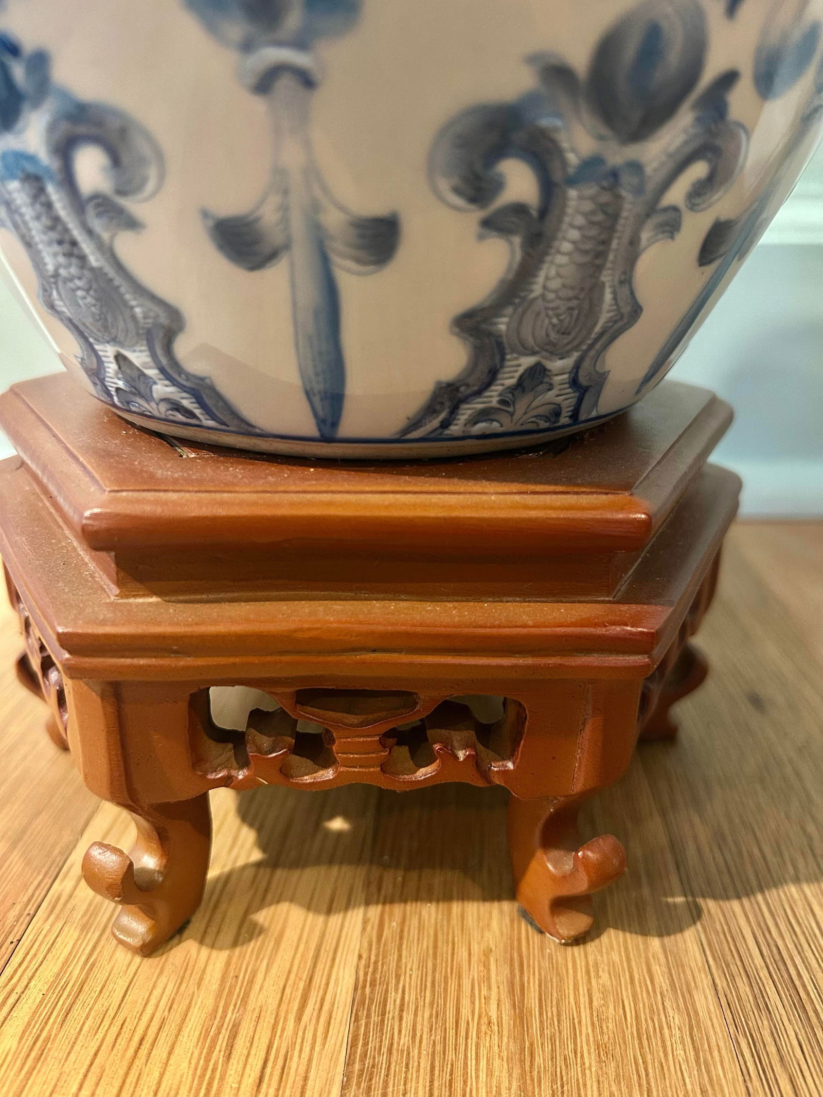 Late 20th Century Custom Made Blue and White Chinoiserie Lamp on Carved Ming Style Base - 5