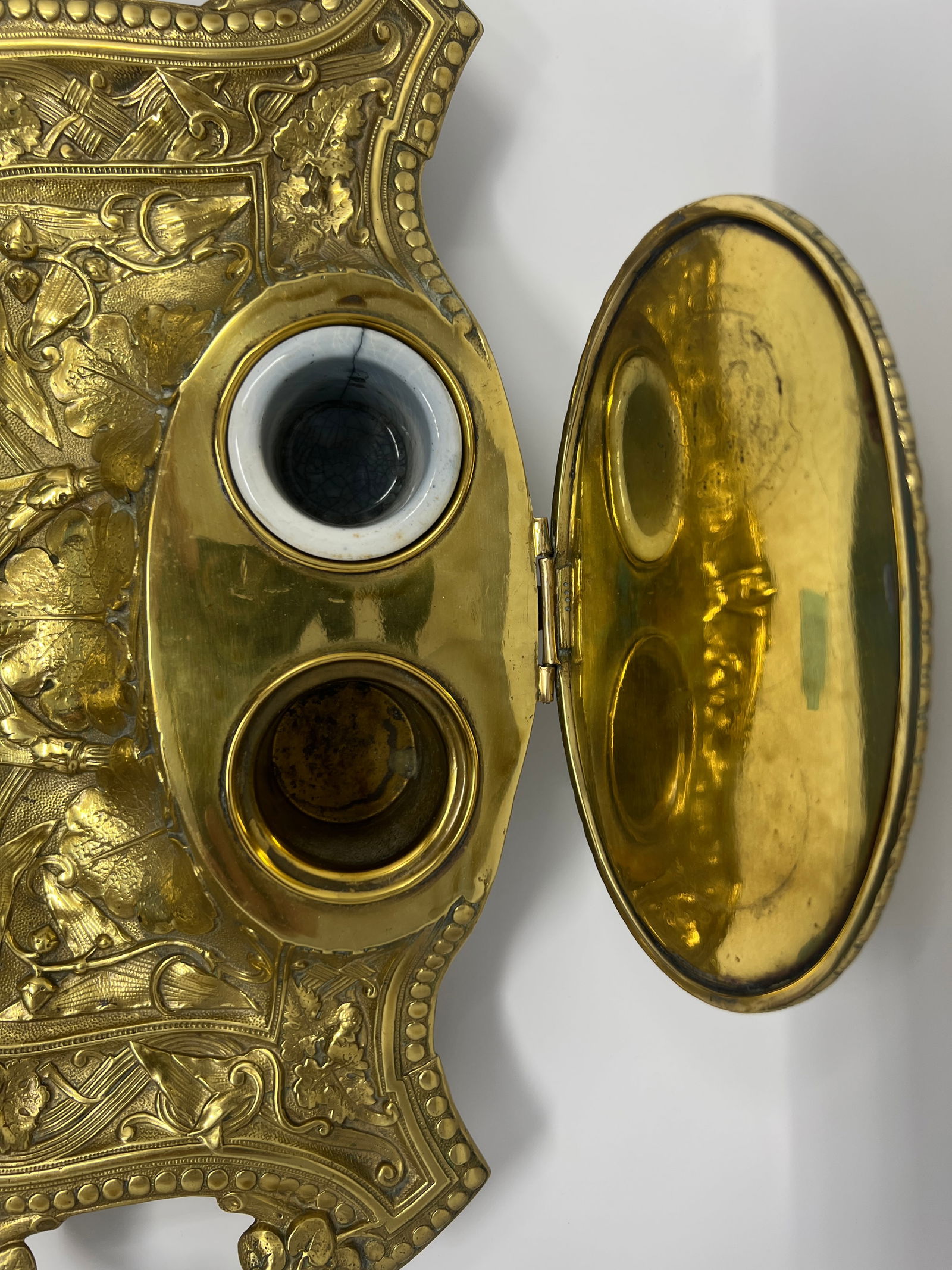 Antique Monumental Art Nouveau Brass Desk Inkwell With Botanical Relief, Circa 1900 - 3