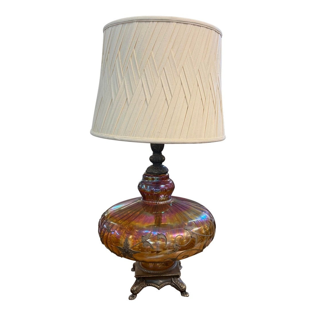 Vintage Hollywood Regency Carnival Glass Lamp With Shades MCM 33in: Vintage Hollywood Regency Carnival Glass Lamp With Shades MCM 33in Excellent condition lightly used fully working Huge lamp measuring 33 inches tall and beautiful carnival glass with bronze inlay