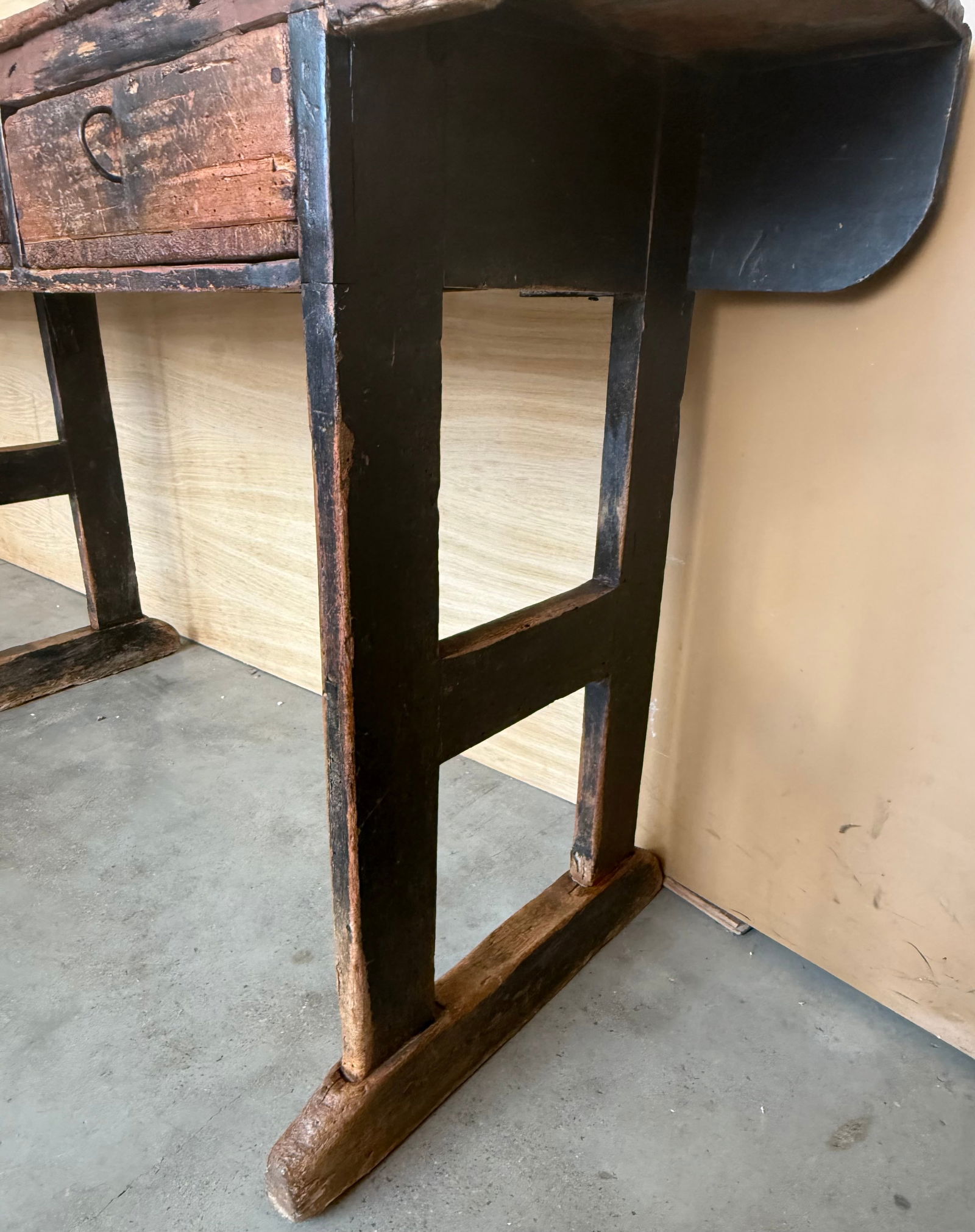 18th Century Large Solid Wood Walnut Console Table With Six Drawers - 9