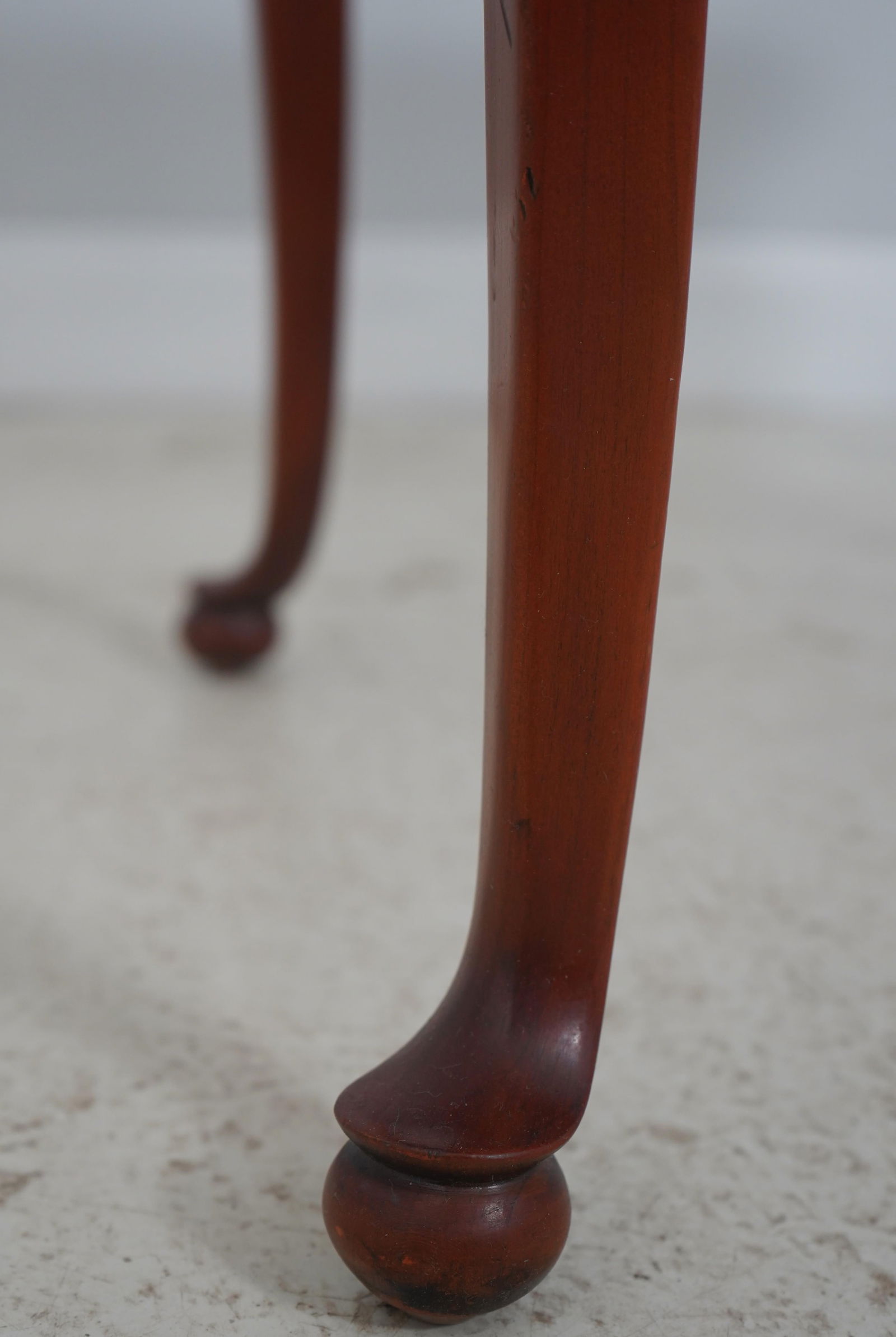 Kindel Chimney Hill Cherry Scalloped Top Tea Table - 7