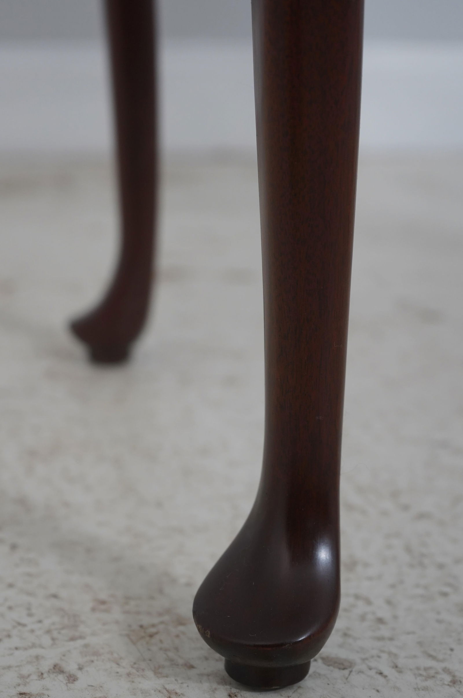 Kindel Oxford Mahogany Queen Anne Tea Table - 10