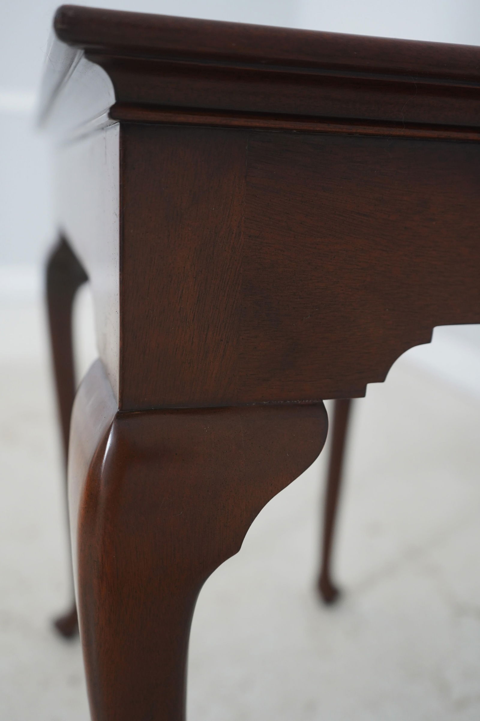 Kindel Oxford Mahogany Queen Anne Tea Table - 15