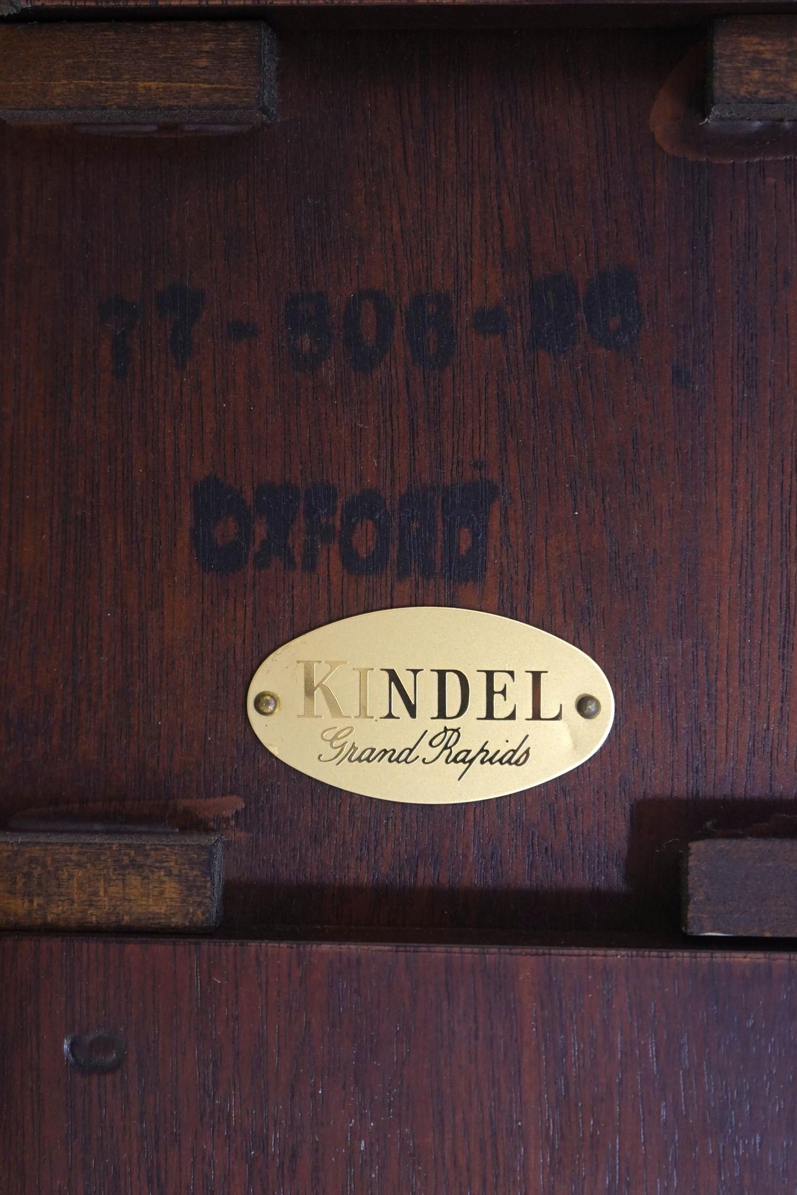 Kindel Oxford Mahogany Queen Anne Tea Table - 17