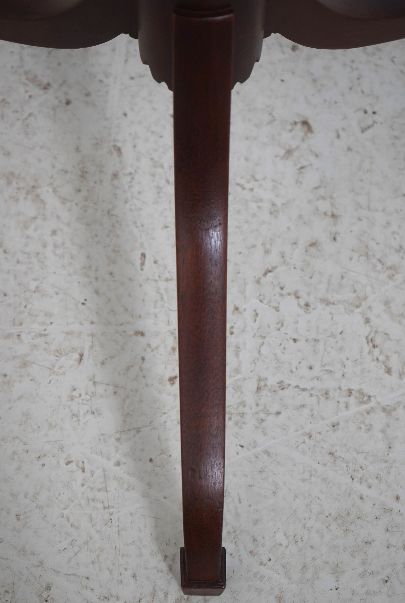 Baker Colonial Williamsburg Mahogany Tilt Top Occasional Table - 11