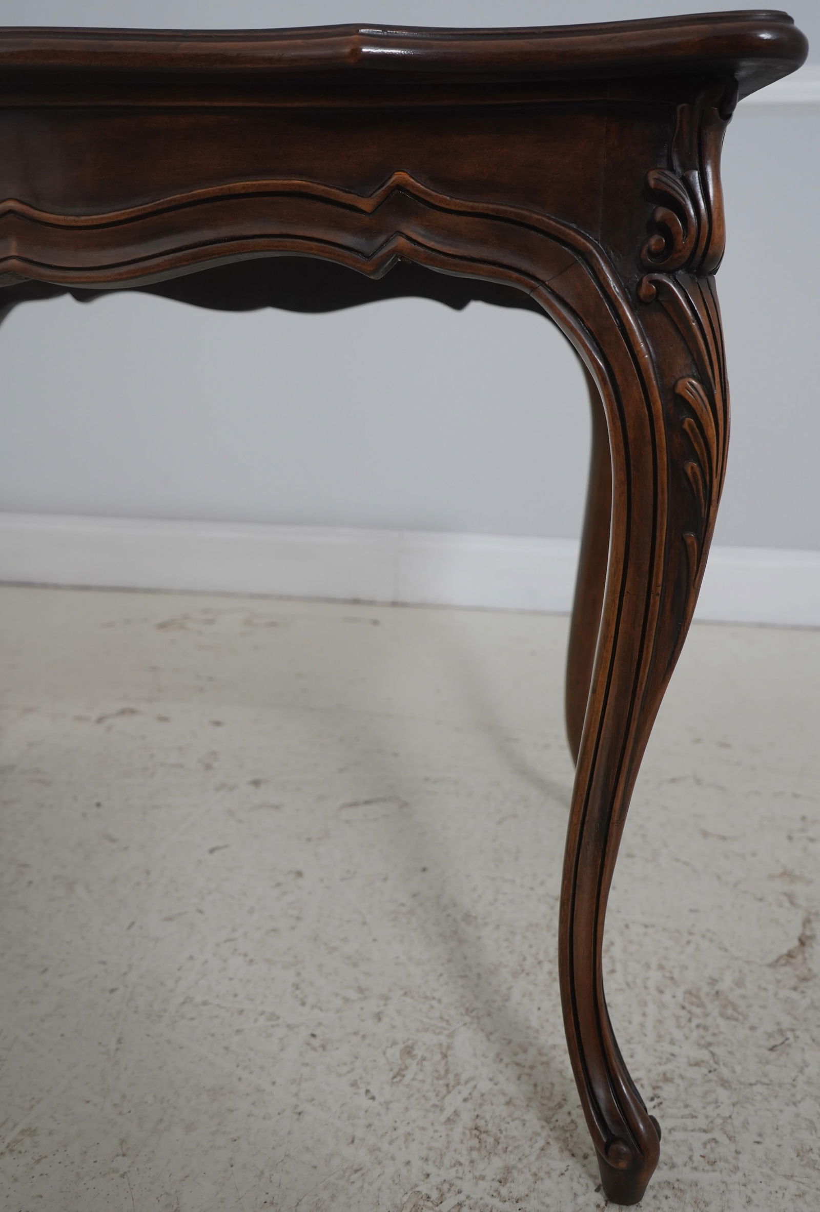 Pair Karges French Louis XV Walnut End Tables - 5