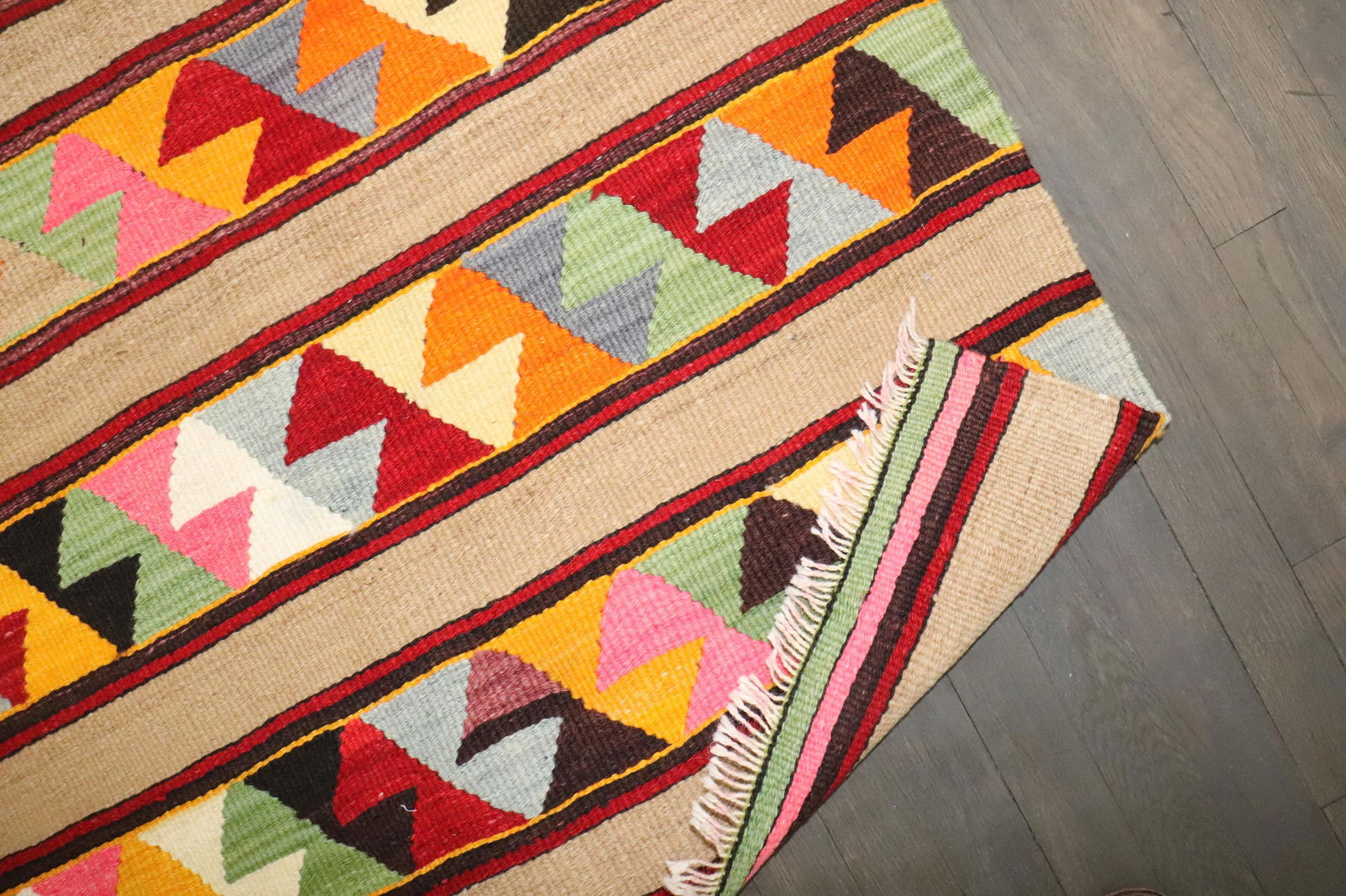 Colorful Vintage Turkish Kilim, 5'5'' X 8'11'' - 8