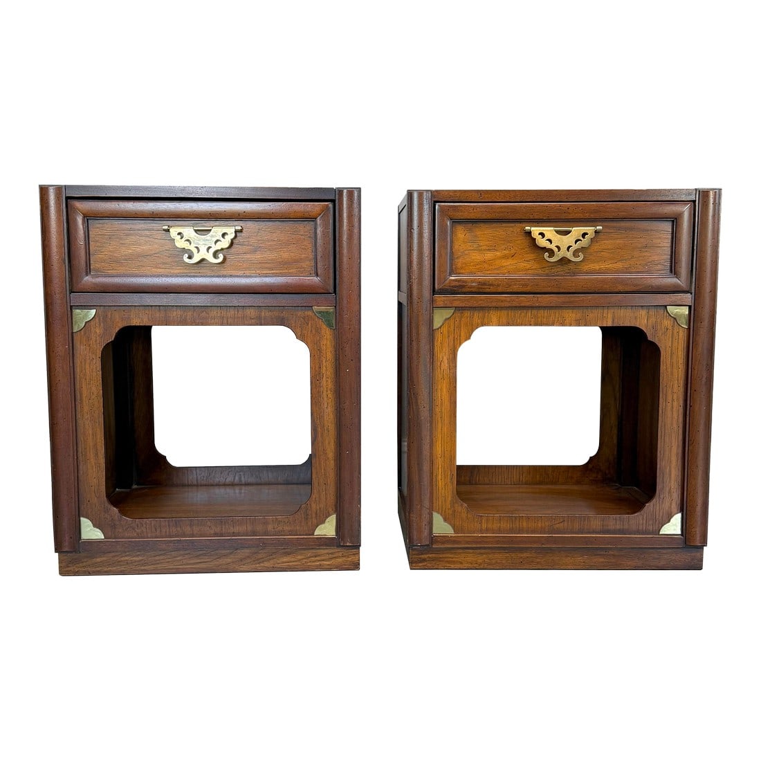 Pair of Vintage Thomasville Mystique Collection Chinoiserie Nightstands With Brass Hardware: Pair of Vintage Wooden Thomasville Mystique Collection Chinoiserie Nightstands with Brass Hardware, c. 1970s. These nightstands were made in North Carolina and showcase great American craftsmanship.