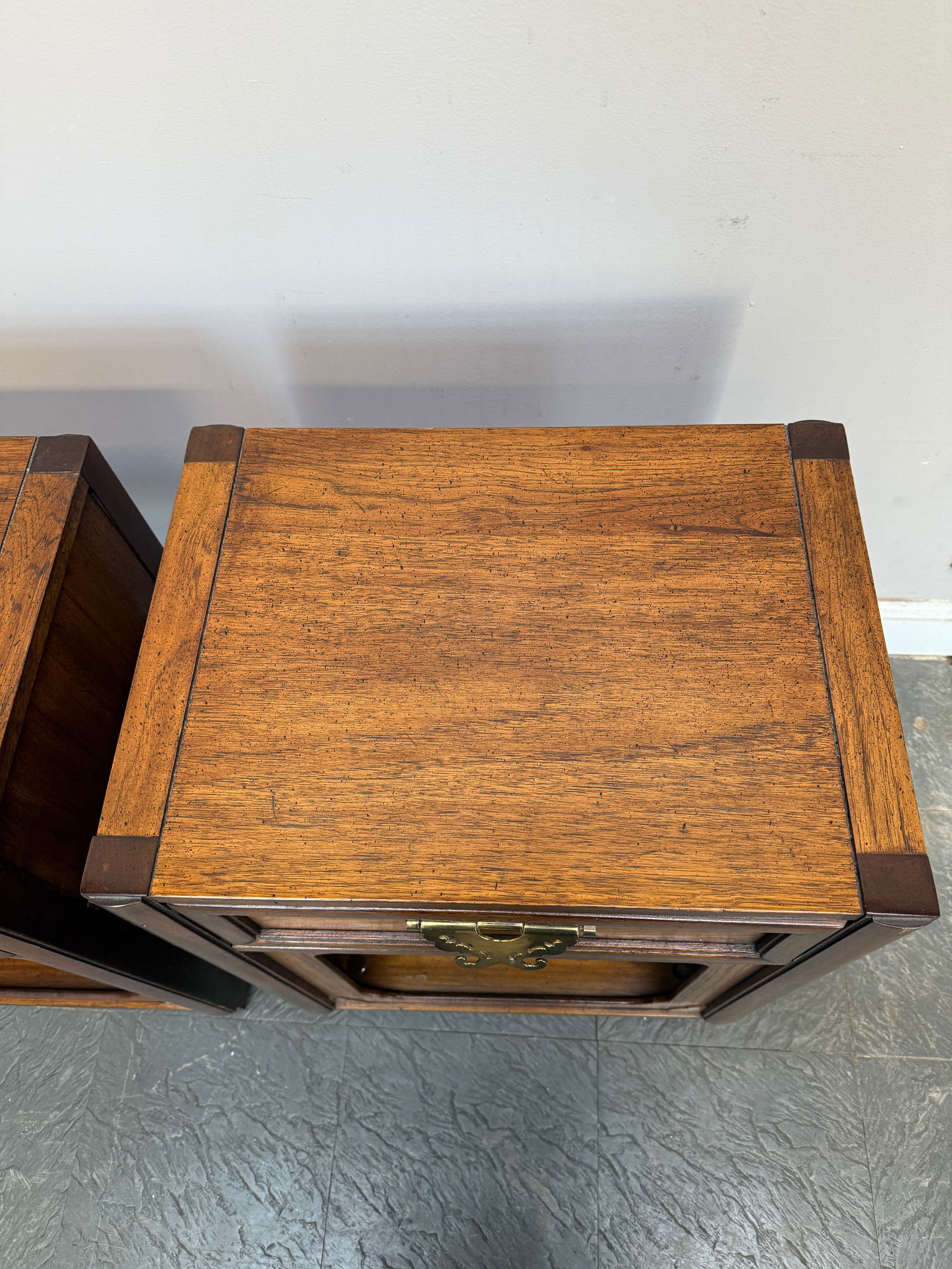 Pair of Vintage Thomasville Mystique Collection Chinoiserie Nightstands With Brass Hardware - 6