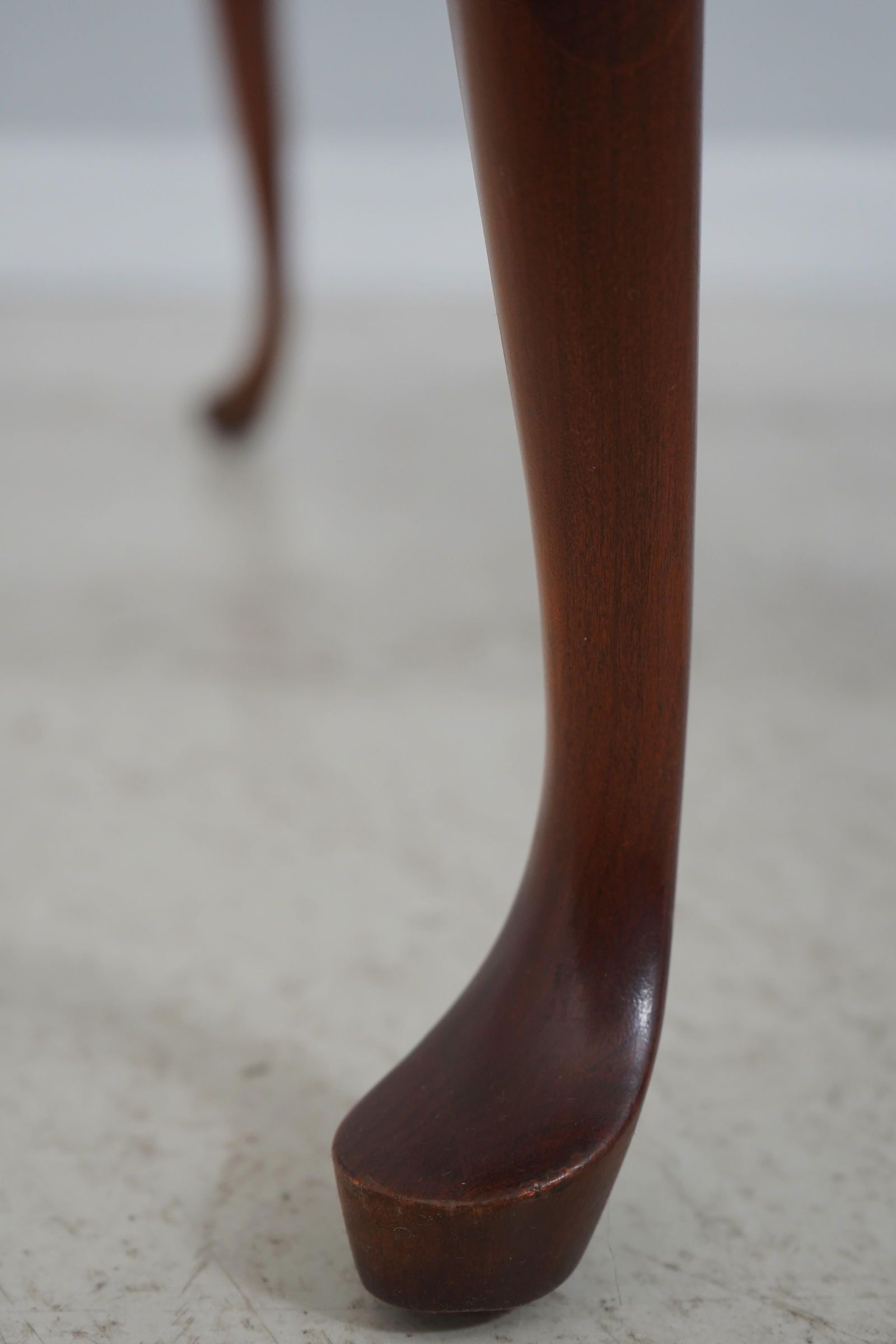 Pennsylvania House Cherry Glass Top Coffee Table - 10