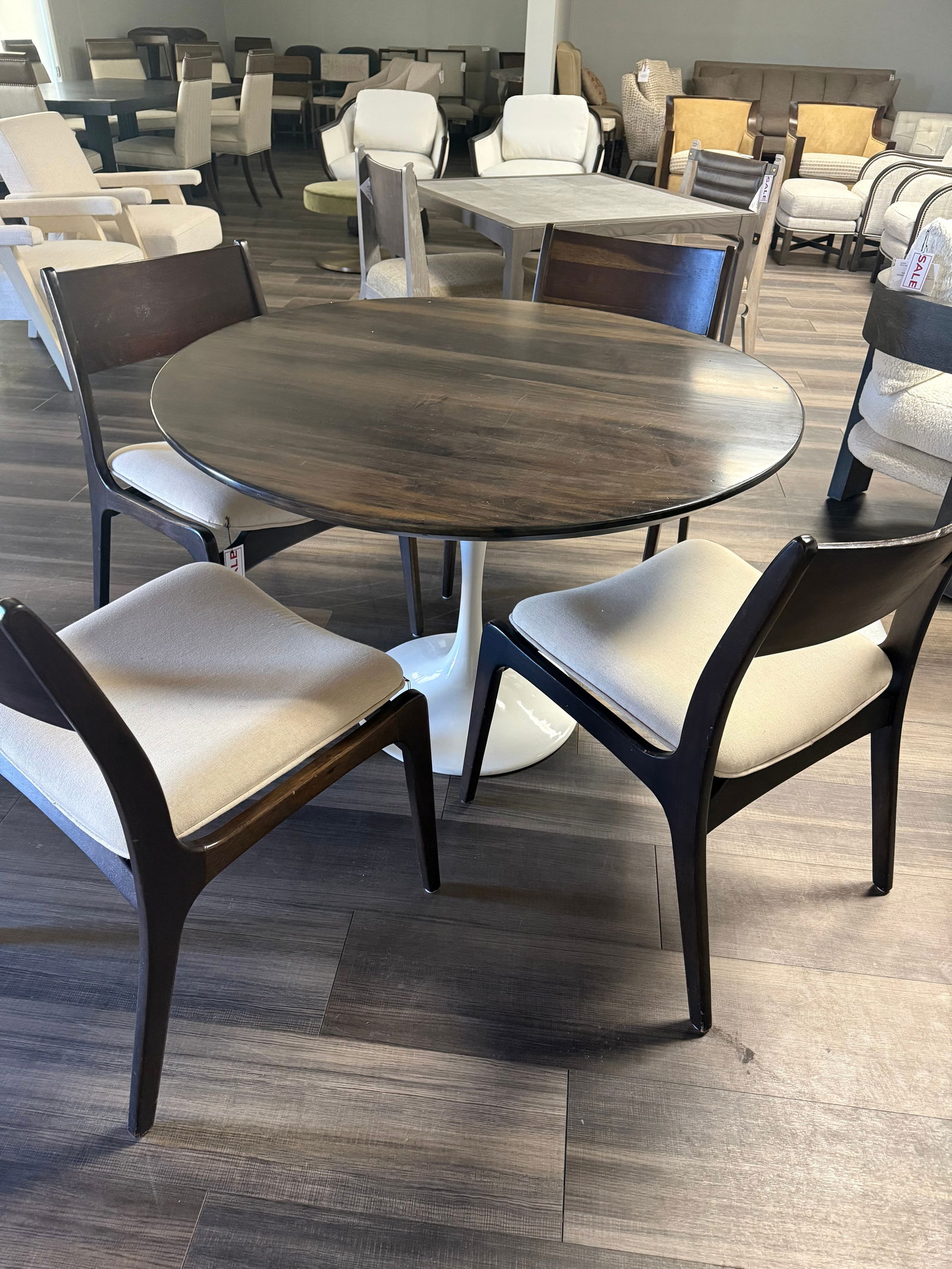 St2 Caja Dining Table - 2