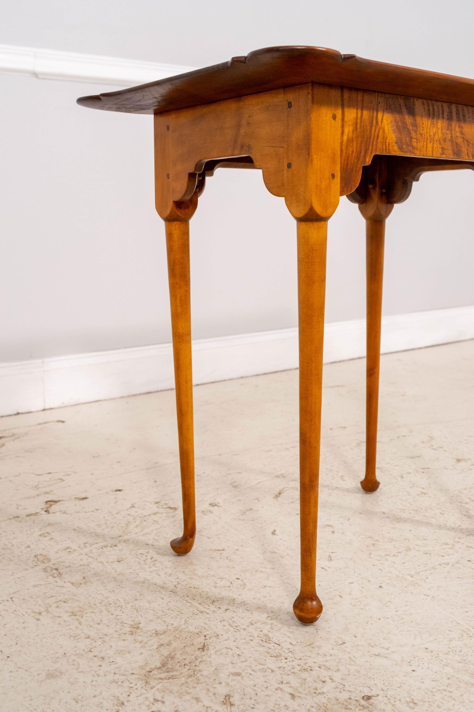 Dr Dimes Cherry & Tiger Maple Porriger Tea Table - 10