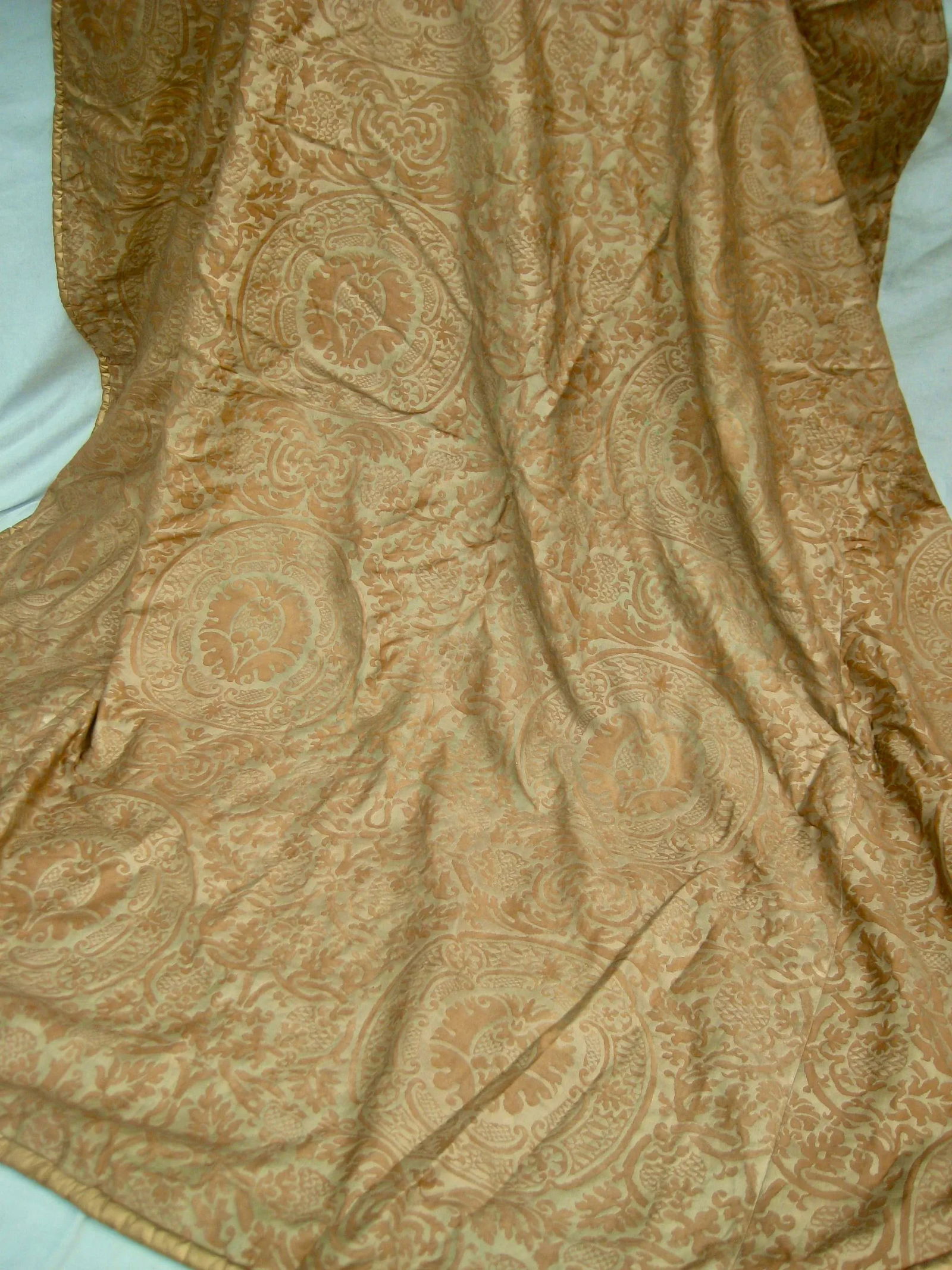 Vintage Fortuny Orsini Round Tablecloth - 4