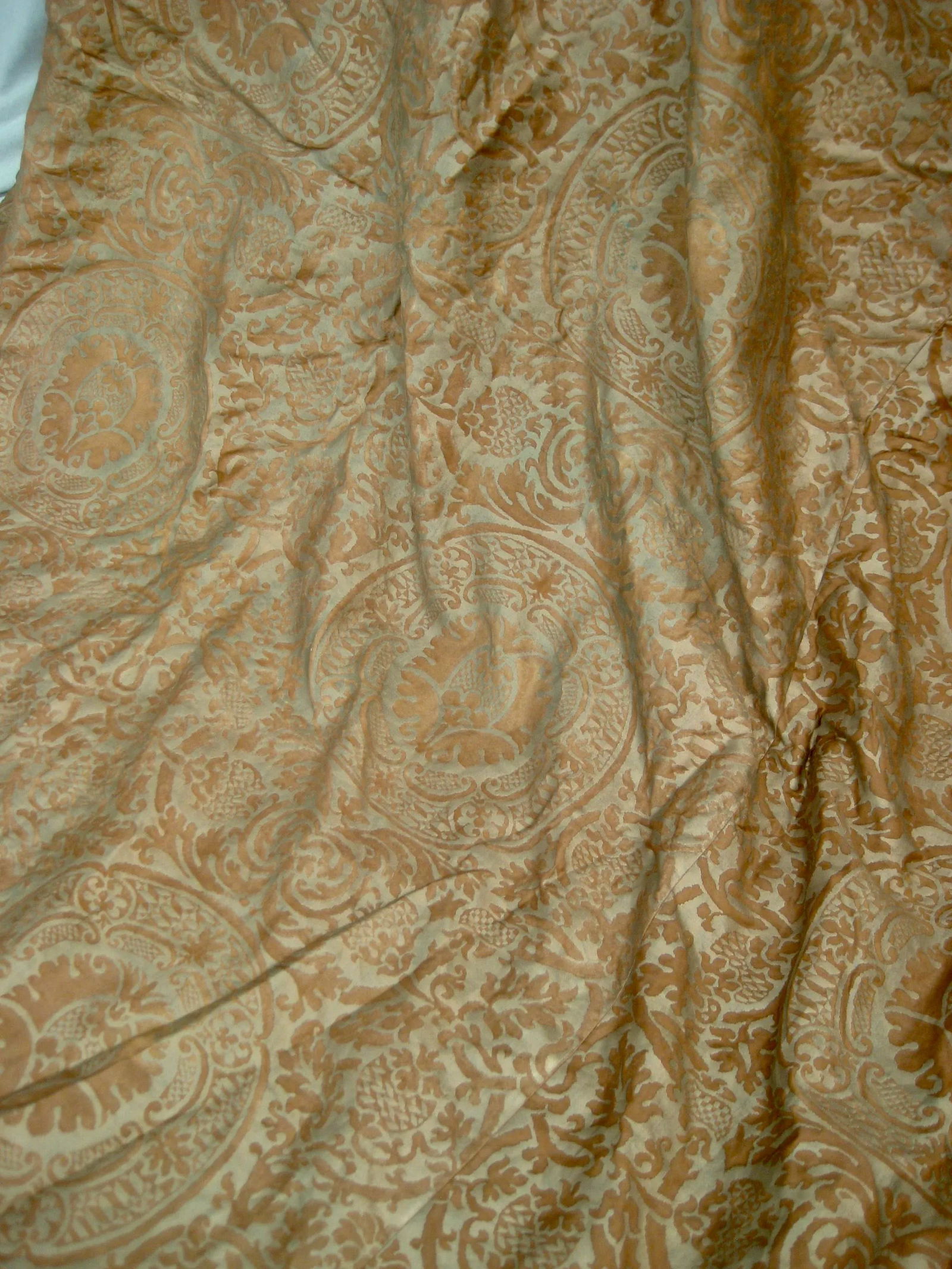 Vintage Fortuny Orsini Round Tablecloth - 5