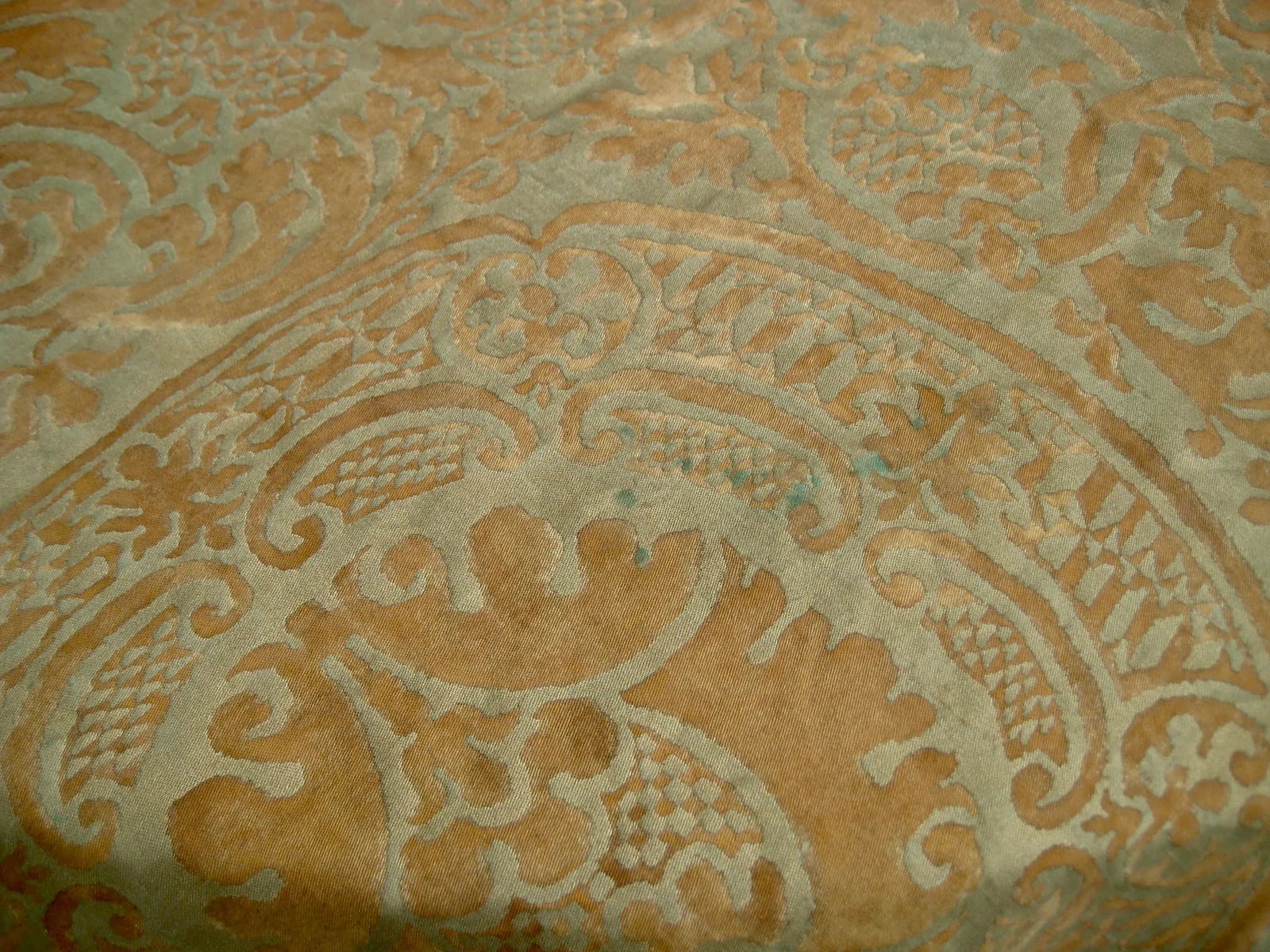 Vintage Fortuny Orsini Round Tablecloth - 8