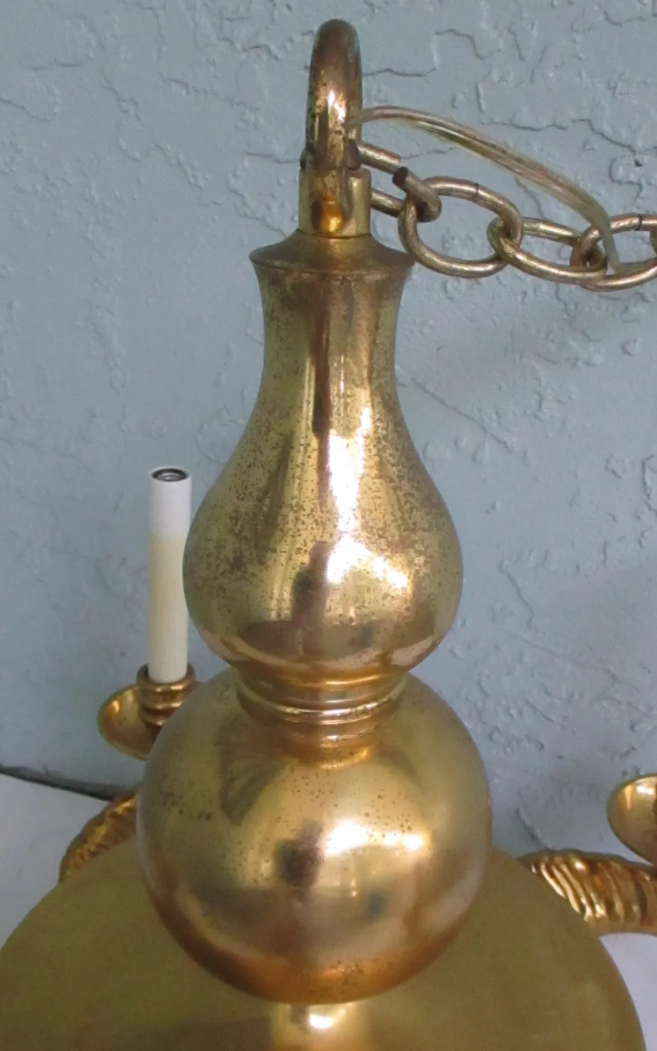 1950s Chapman Hollywood Regency Five Light Ram Horn Bronze Chandelier - 3