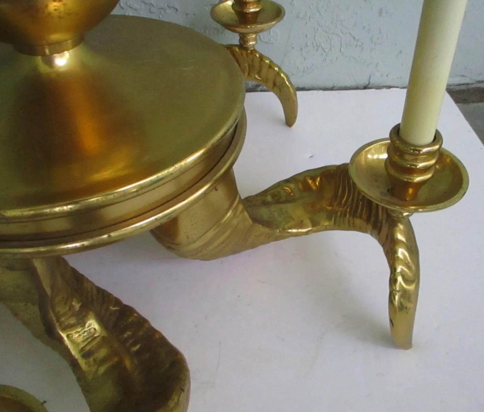 1950s Chapman Hollywood Regency Five Light Ram Horn Bronze Chandelier - 4