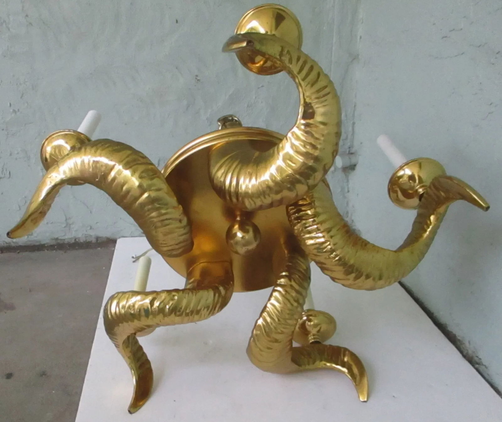 1950s Chapman Hollywood Regency Five Light Ram Horn Bronze Chandelier - 7