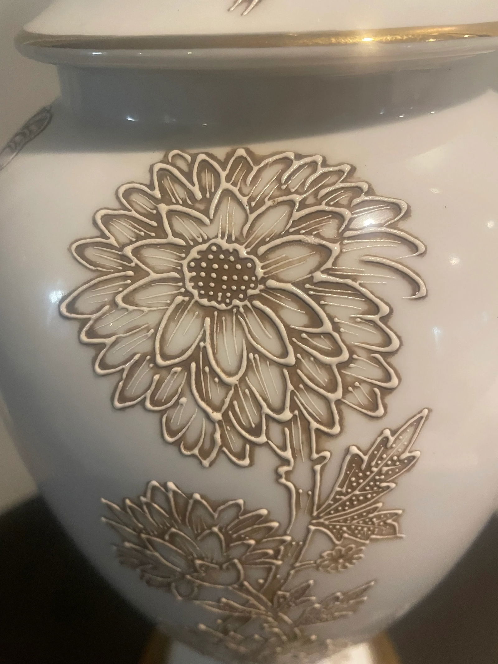 Mid Century Frederick Cooper Baluster Form White Porcelain and Brass Floral Lamp - 5