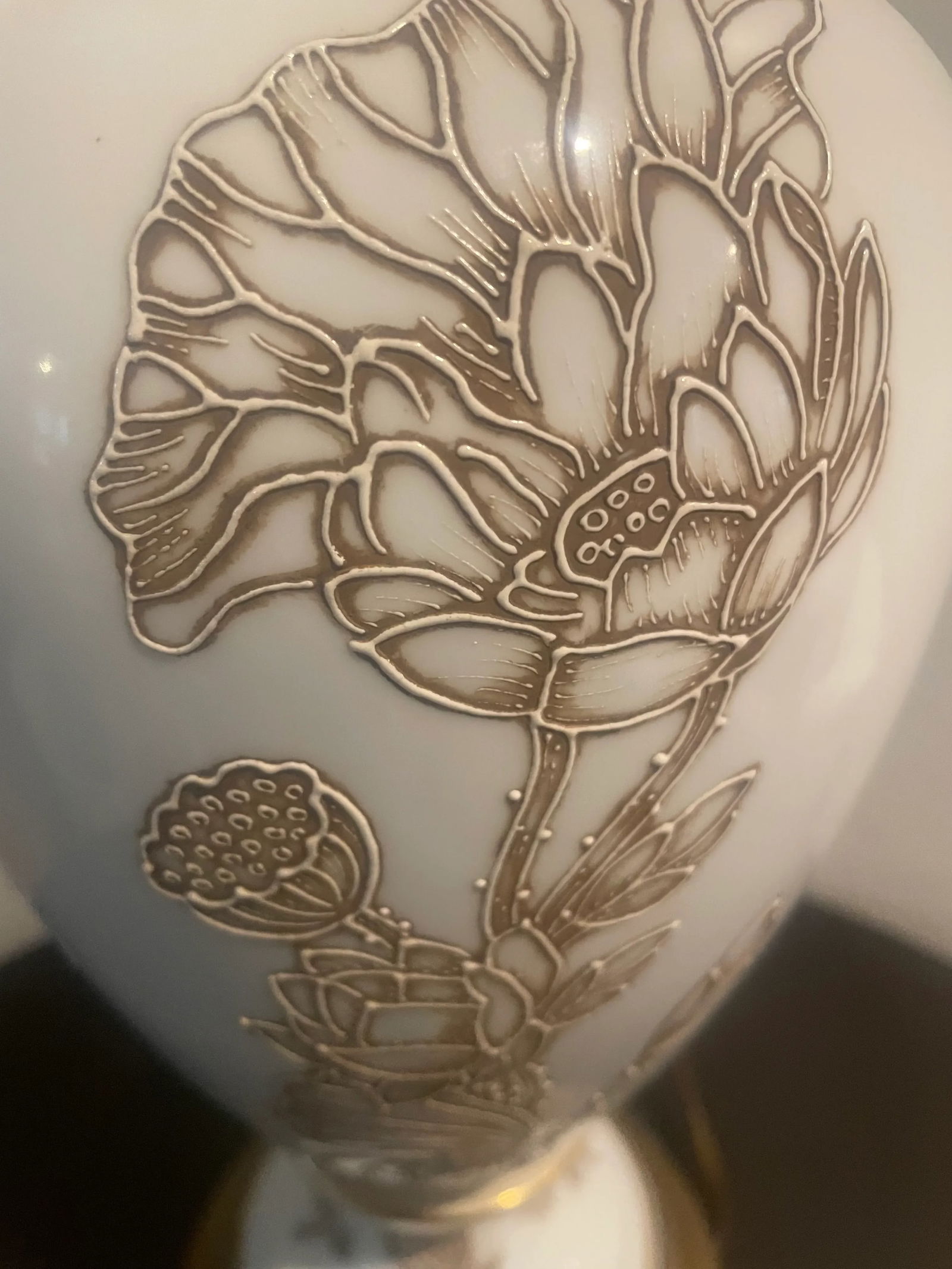 Mid Century Frederick Cooper Baluster Form White Porcelain and Brass Floral Lamp - 6