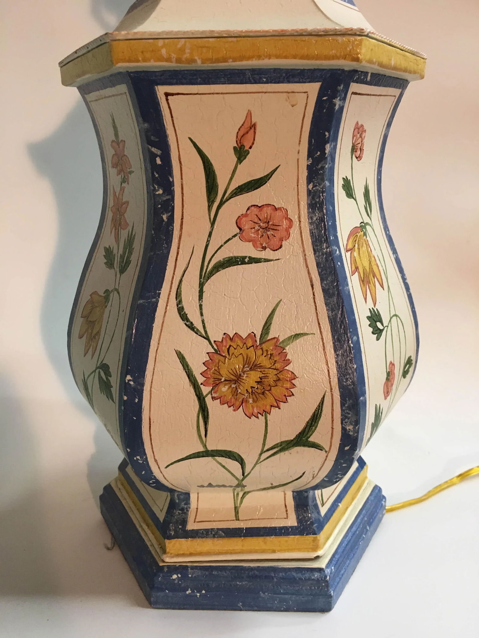 1980s Up Side Down Temple Jar Tole Lamp - 7