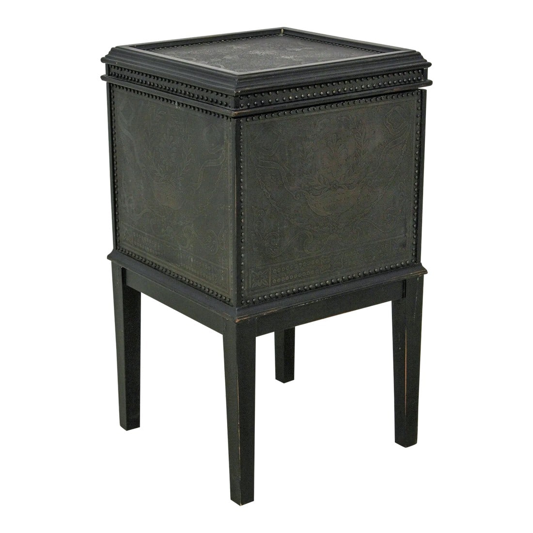 Maitland Smith Hammered Copper Trimmed Lift Top Box (1 of 13)