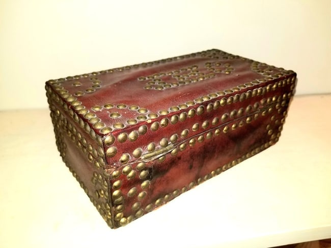 Fine 18th c. red leather covered box with brass tack decoration - 2