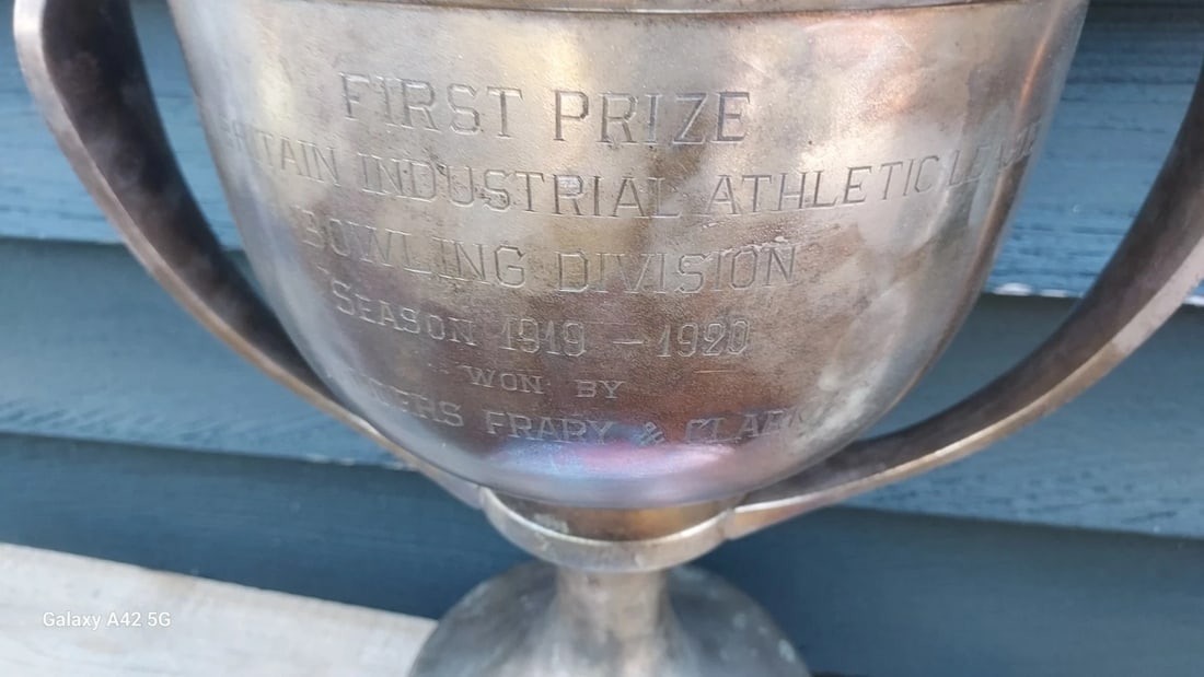 Monumental New BRITAIN INDUSTRIAL BOWLING Loving cup Trophy ENGRAVED 1919 - 3
