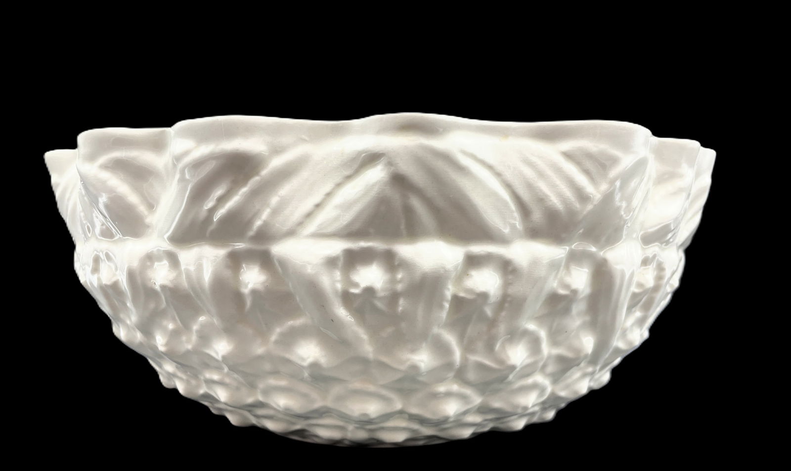 SPODE Imperial Fancies ENGLAND OFF WHITE BOWL oblong 11" Embossed: Date/Period: unknownDimension: Approx. 11" x 8.5"Material: ceramicAdditional Information: SPODE IMP` ENGLAND OFF WHITE BOWL oblong 11" X 8 1/2" Embossed Shipping:Domestic: Flat-rate of $16.00 to