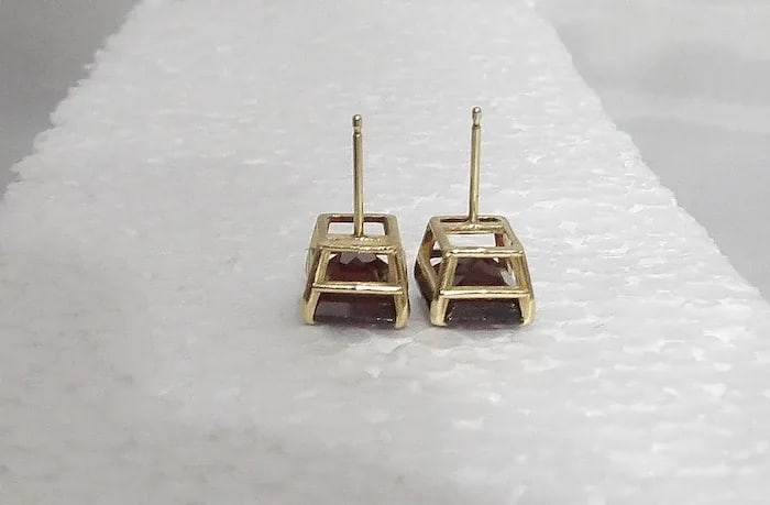 Pair Garnet Stone Earrings 14Kt Gold - 5