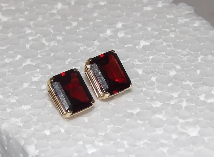 Pair Garnet Stone Earrings 14Kt Gold - 7