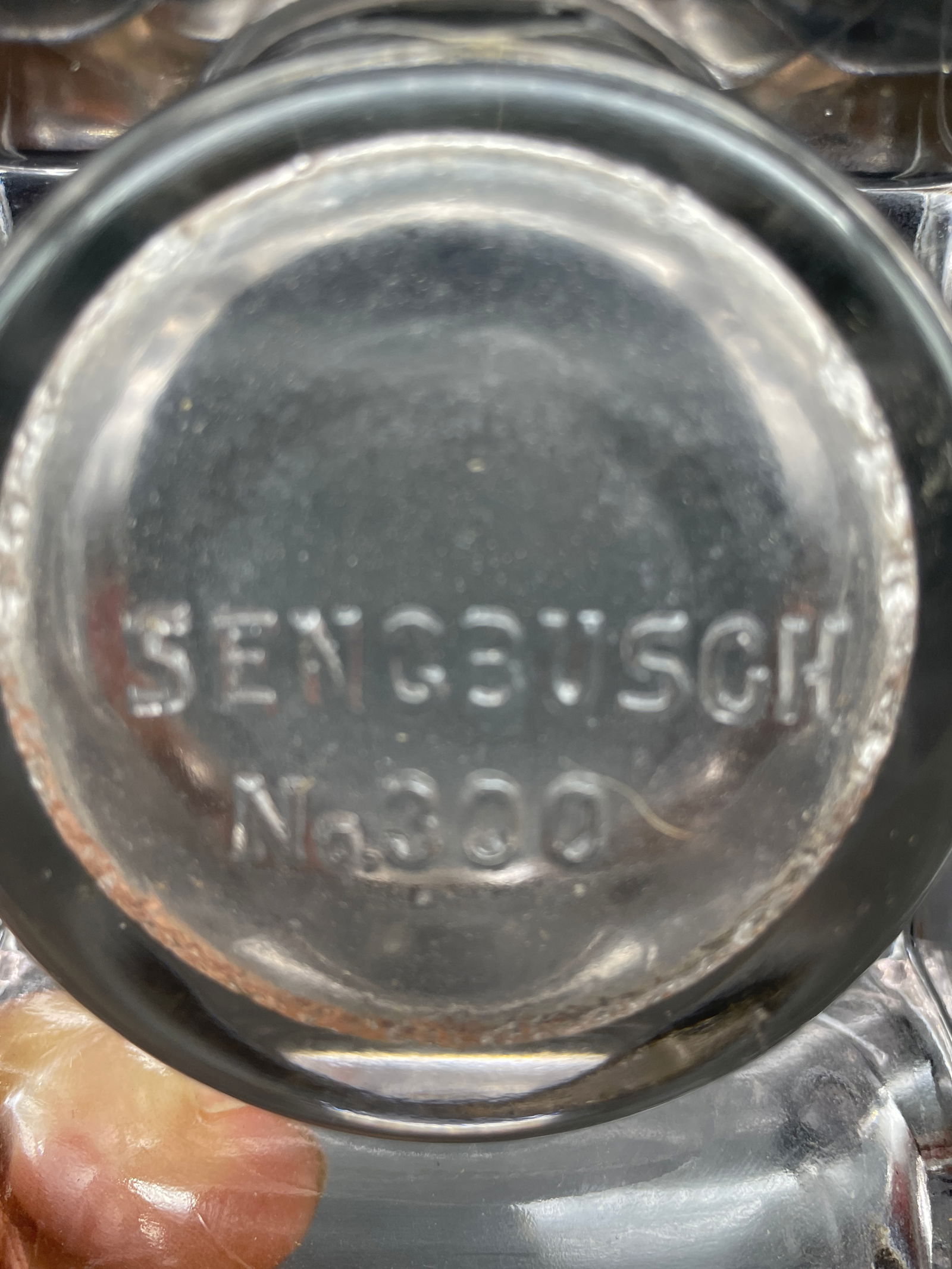 Sengbusch Self -Closing Inkwell & Pen Rest W/Bakelite Lid UV Glow - 8