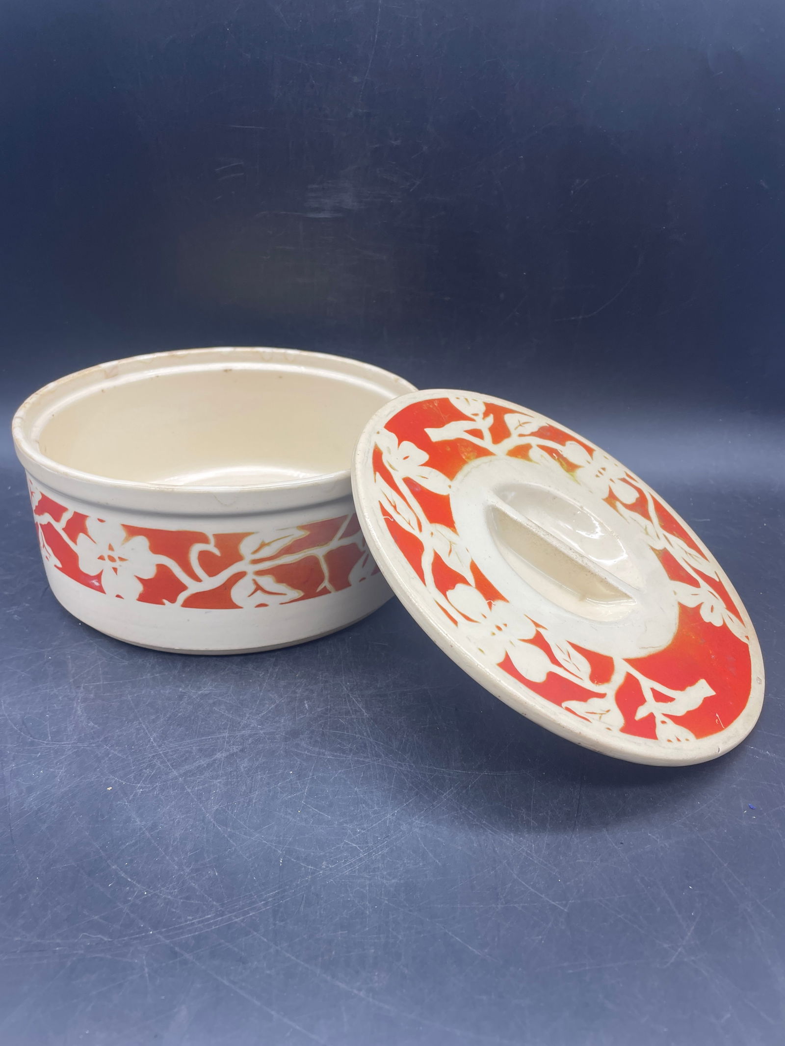 Early 1900's Maryland Biscuit Co. Biscuit / Cracker Container: Date/Period: approx erly 1900'sDimension: Approx. 7.5 diameter x 3.5" tallMaterial: ceramicAdditional Information: The marking on the inside is... "Maryland Biscuit Company". After the Great Maryland