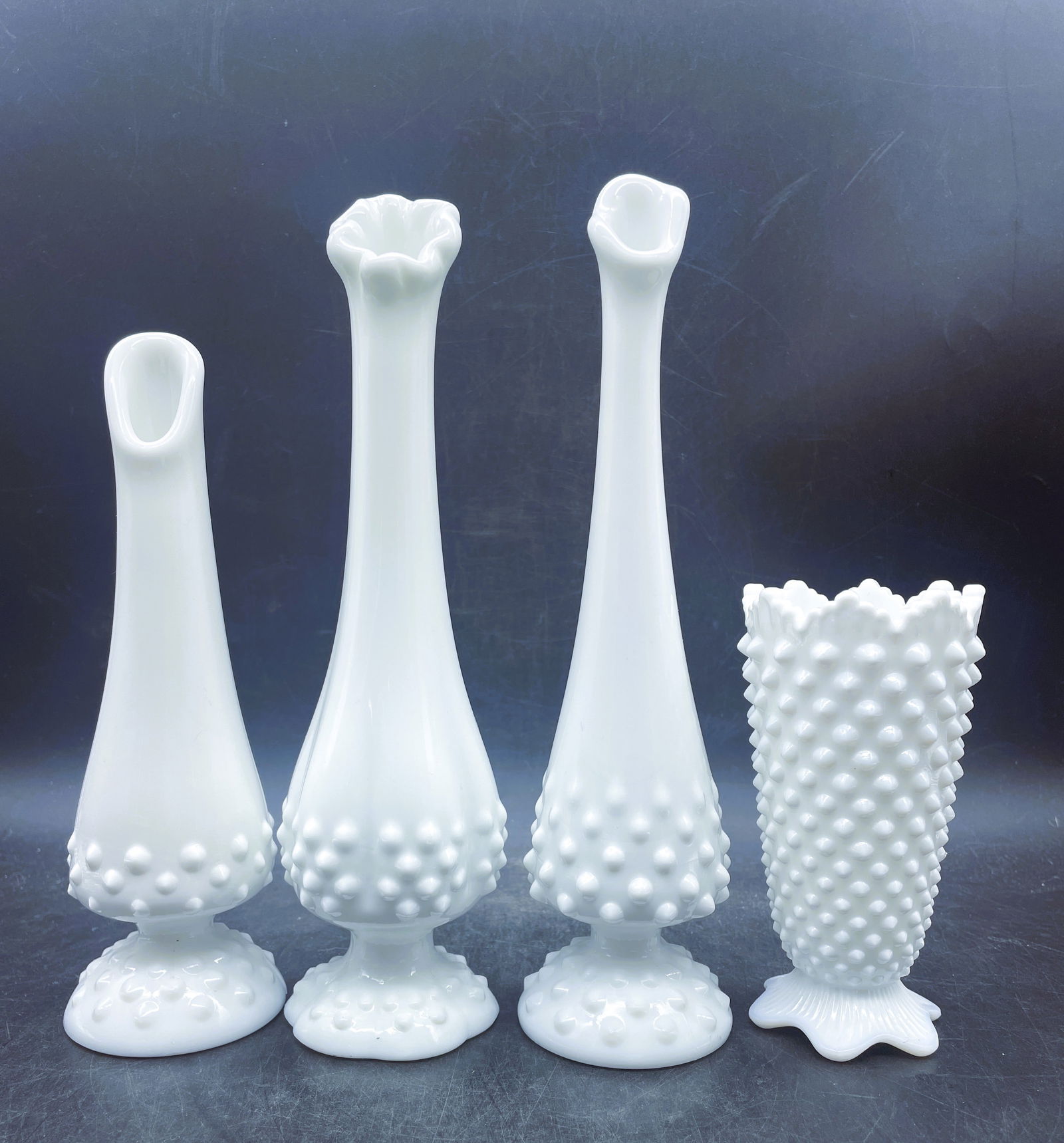 Lot of 4 Milkglass Hobnail Vases Fenton - 3