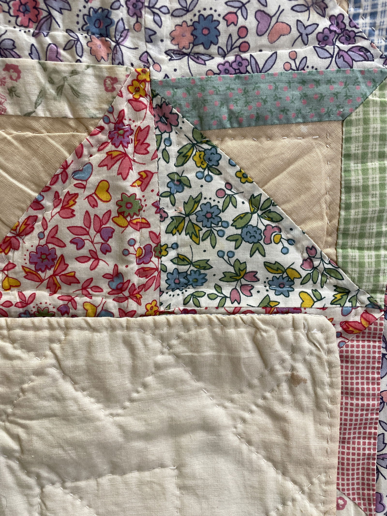 Floral Triangles Summer Quilt Hand Stiched 84" x 65" - 4