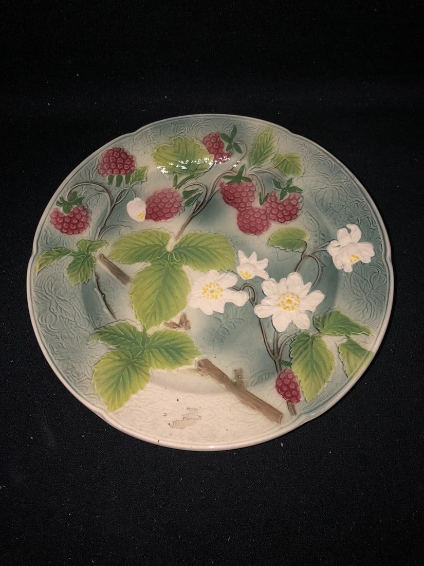 8 Majolica 8 5/8” Fruit Plates - 3