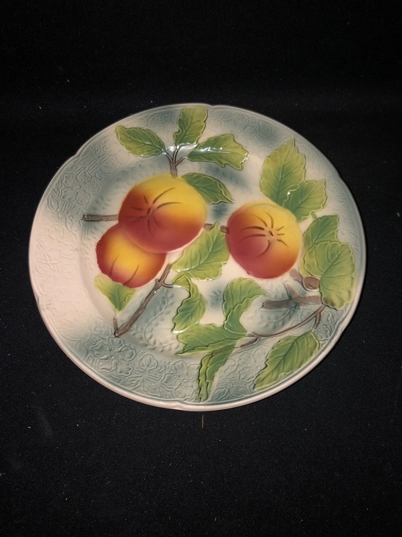 8 Majolica 8 5/8” Fruit Plates - 8