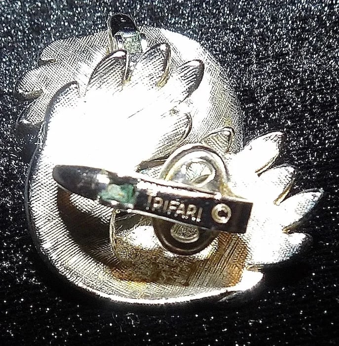 Vintage 1960’s Crown Trifari Clip Earrings - 2