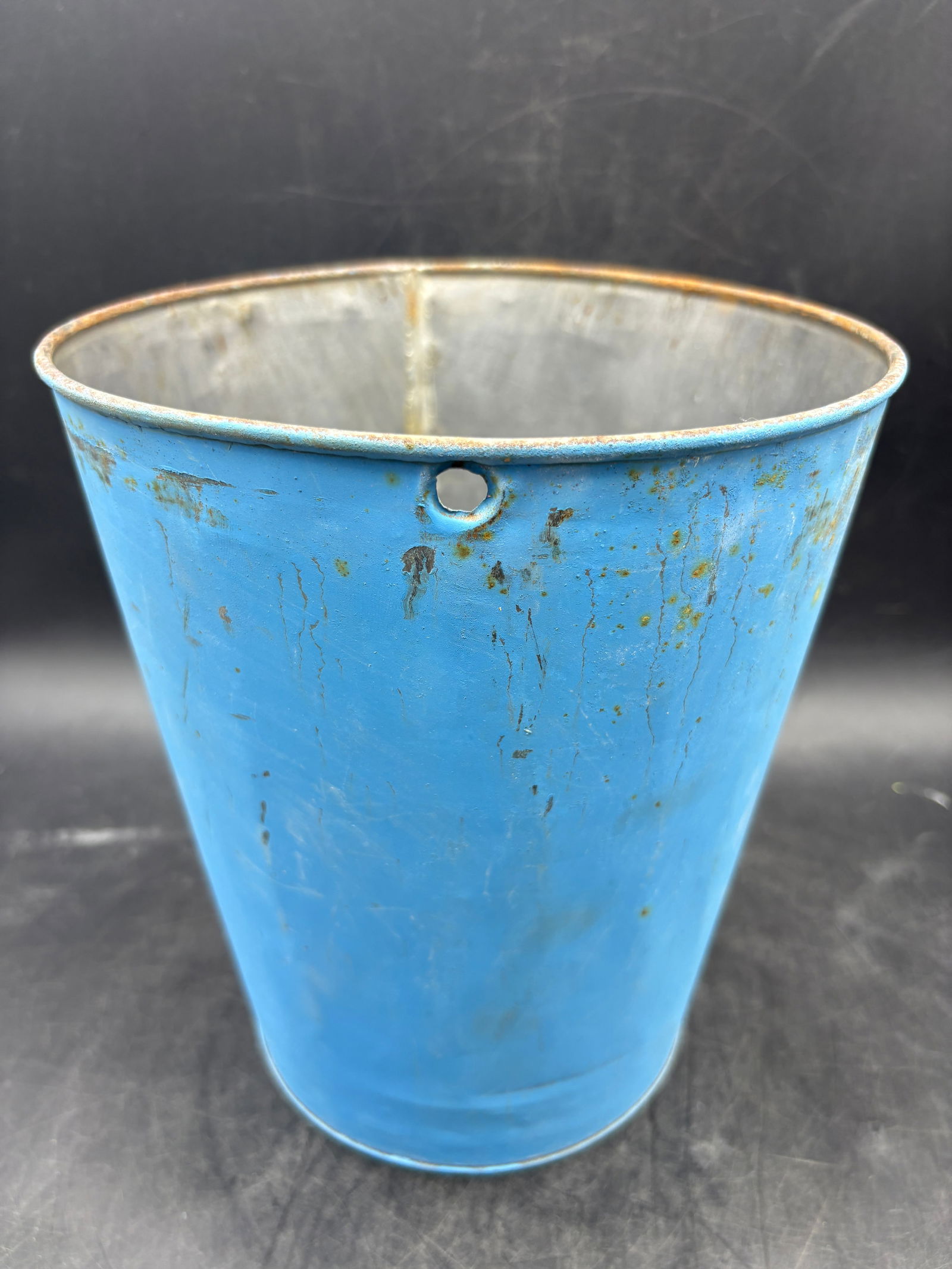 Vintage Robin's Egg Blue Metal Sap Bucket Rustic Primitive: Date/Period: unknownDimension: Approx. 8.75" tall x 5.5" bottom diam x 7.7" top diameterMaterial: metalAdditional Information: Vintage Robin's Egg Blue Metal Sap Bucket Rustic Primitive 
