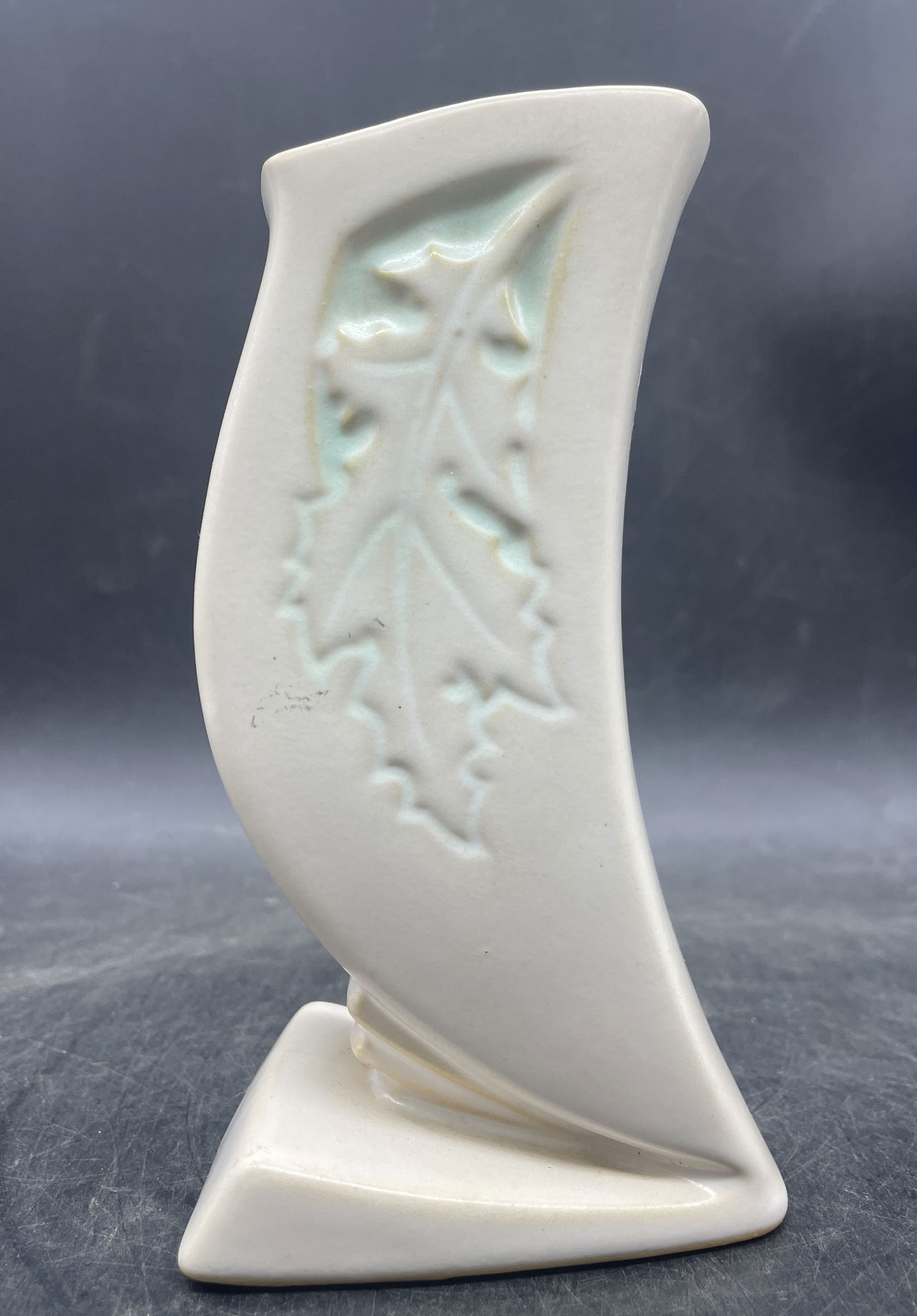 Roseville Pottery Silhouette Vase #781-6 Circa 1950: Date/Period: approx. 1950's Dimension: Approx. 6.25" tall Material: pottery Additional Information: Roseville Pottery Silhouette Vase #781-6 Circa 1950 Shipping: Domestic: Flat-rate of $10.00 to anywh