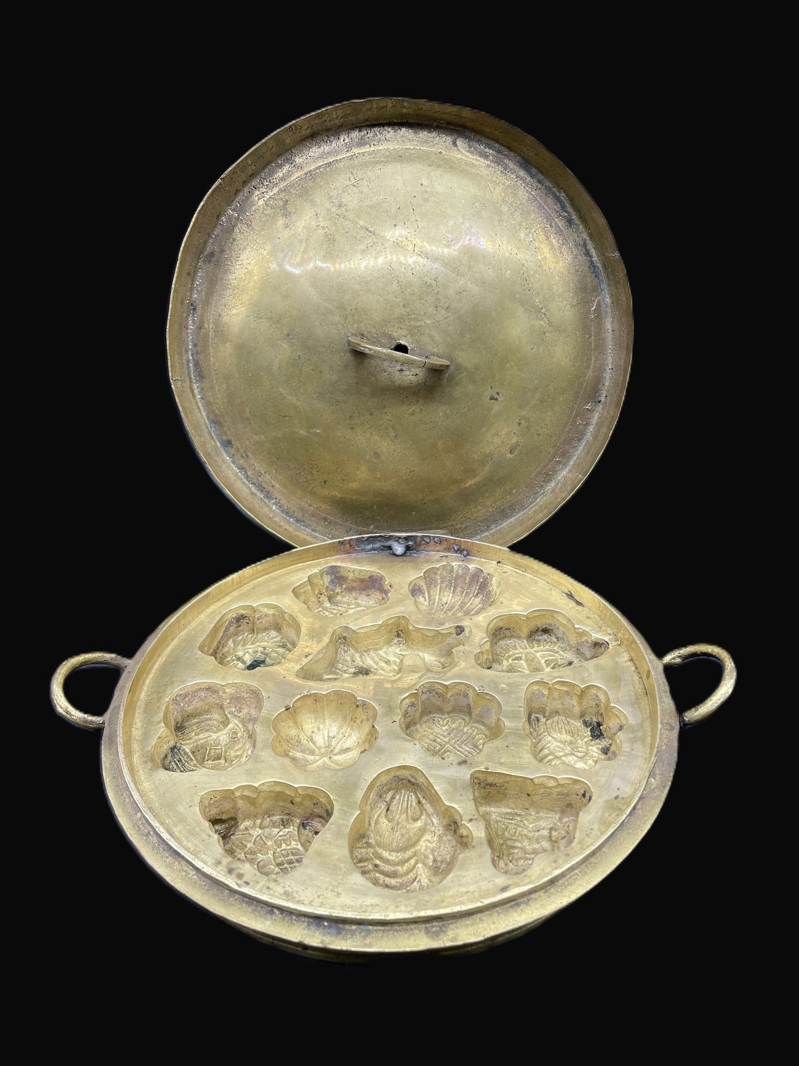 VINTAGE BRASS KUIH BAHULU Candy MOLD with Lid - 6