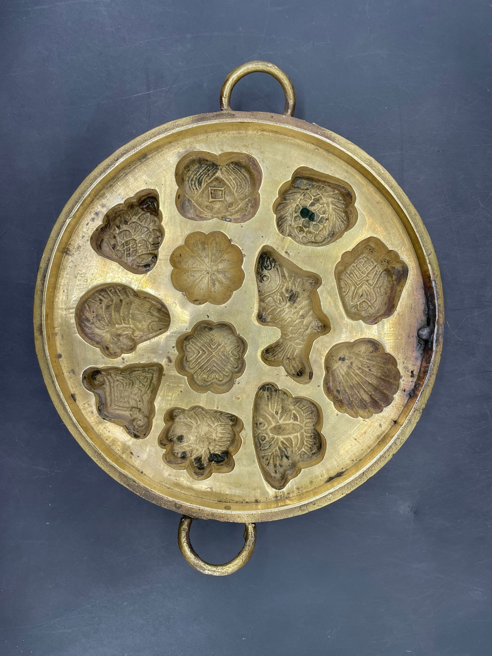 VINTAGE BRASS KUIH BAHULU Candy MOLD with Lid - 7