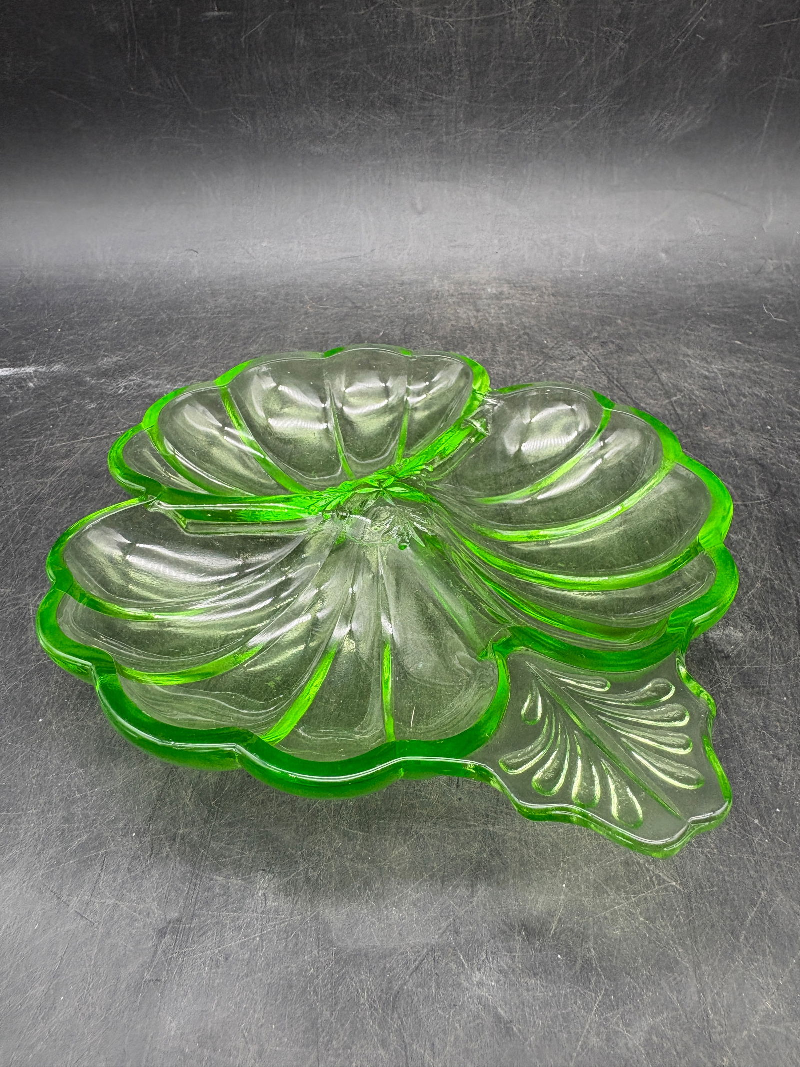 Vintage Jeannette Glass 'Doric Green' Clover Leaf Candy Dish Uranium - 2