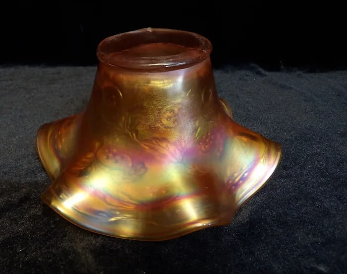 Fenton 1930 Holly Berry Ruffled Marigold Bowl - 3