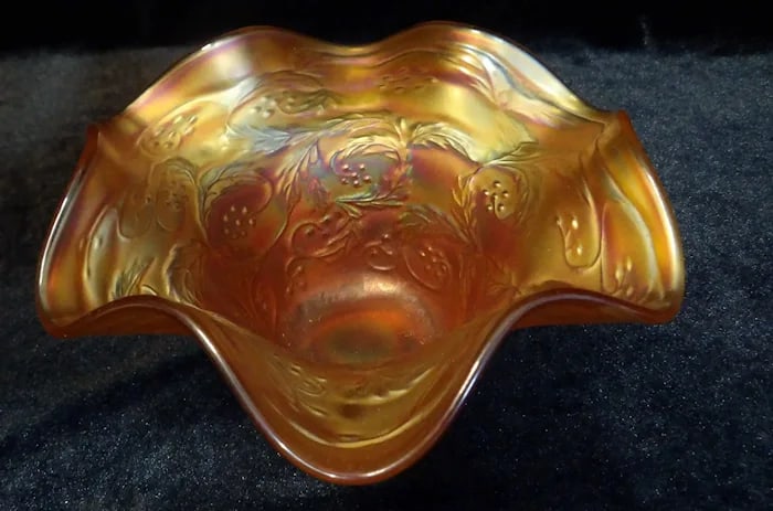 Fenton 1930 Holly Berry Ruffled Marigold Bowl - 5