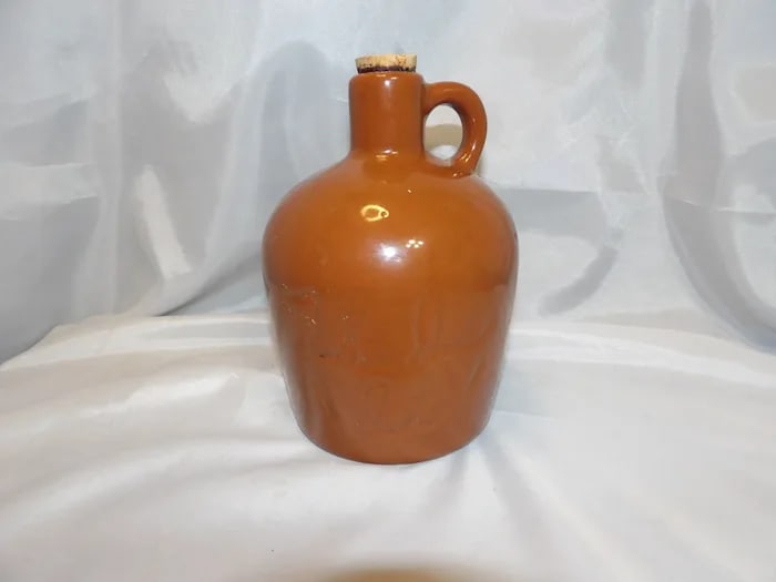 House of Webster This Is It Texas Sign: Vintage wooden advertising sign from House of Webster in Texas with a hand-painted \"This Is It\" slogan. Shipping: Domestic: Flat-rate of $24.00 to anywhere within the contiguous U.S. International: