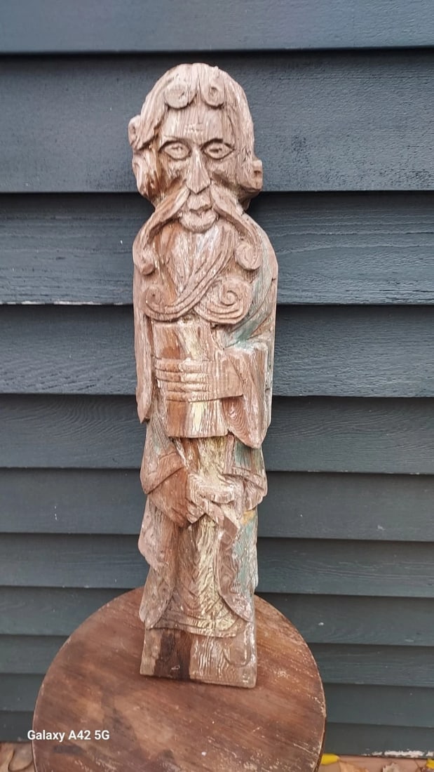 Antique Wood Carved Folk Art Knights Templar 18th 19th Century: Great looking piece in very good condition. Reminds me of Knights of the crusades. Has damage as shown in pictures. Checking. Remnants of old paint . Very heavy. Measures 32 x 5 x 3" inches thick. CON